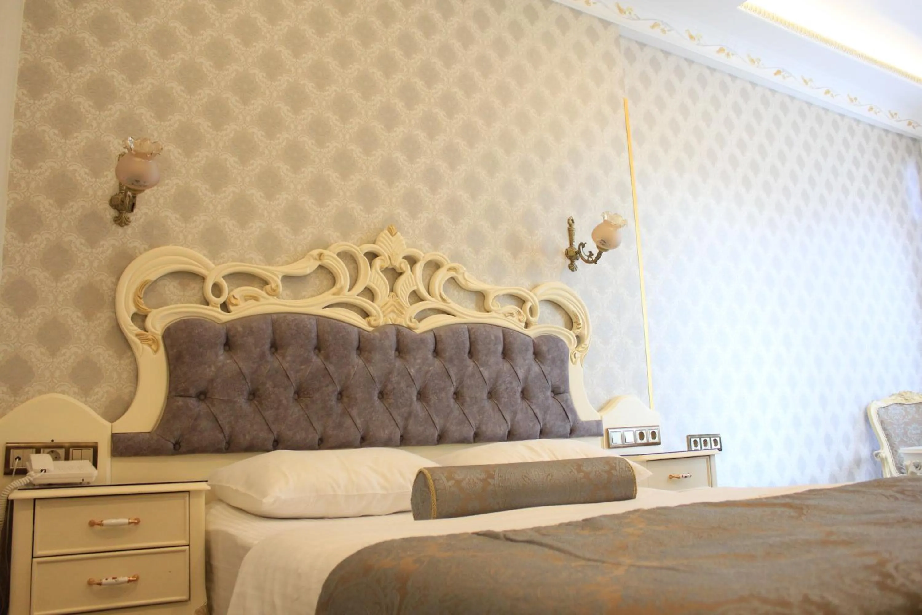 Bed in Nayla Palace Hotel-Special Category