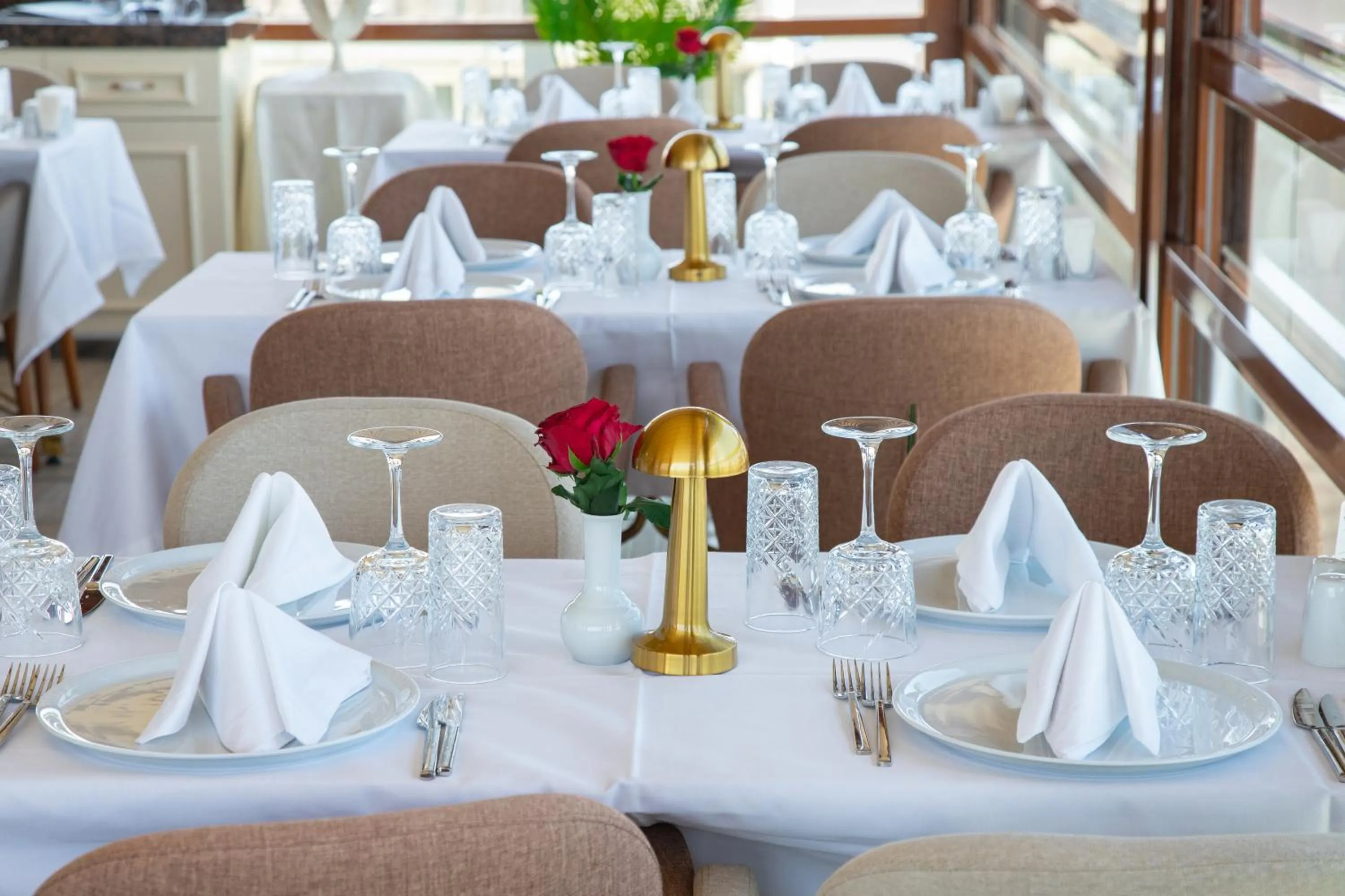 Restaurant/places to eat in Nayla Palace Hotel-Special Category