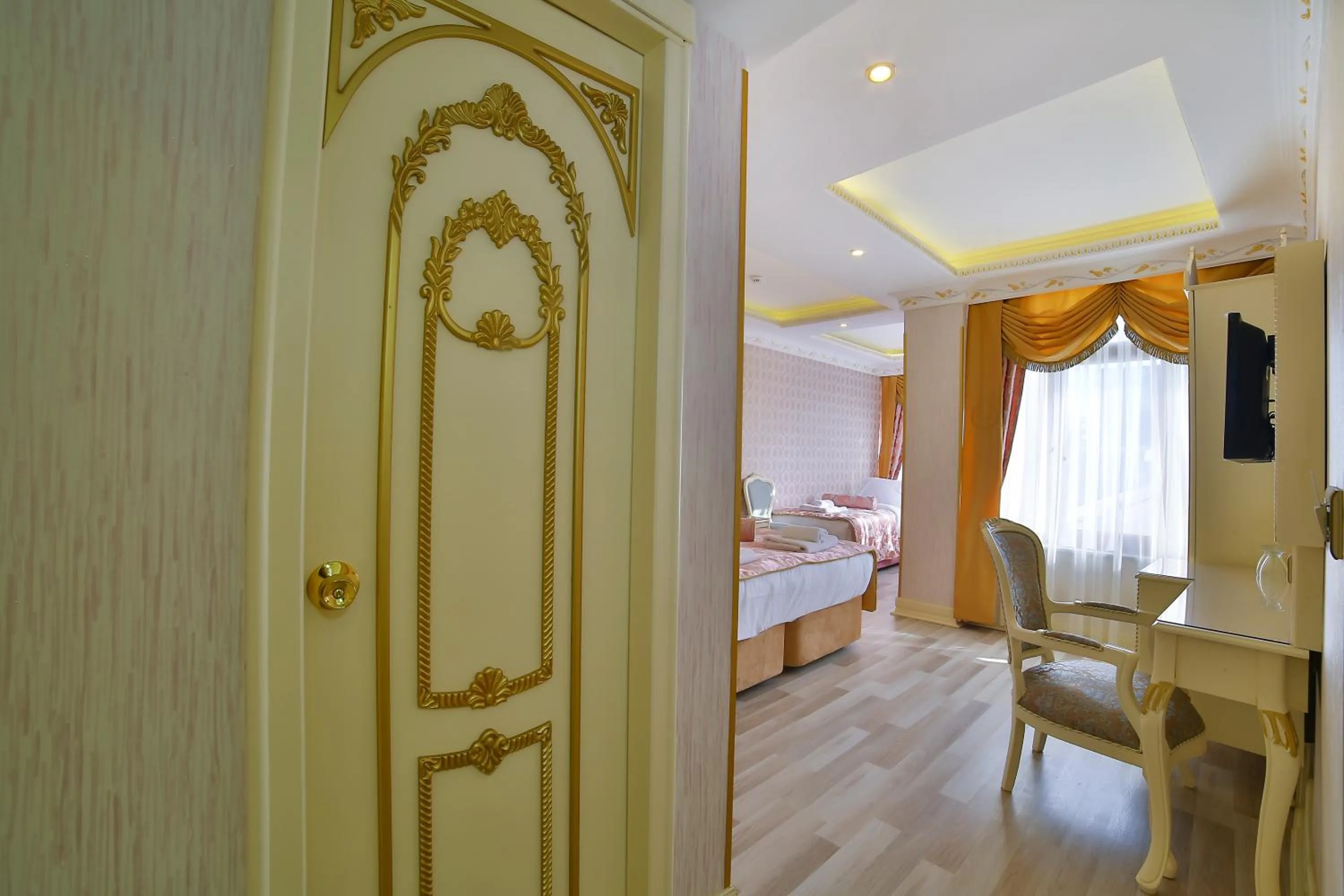 Photo of the whole room, Bed in Nayla Palace Hotel-Special Category