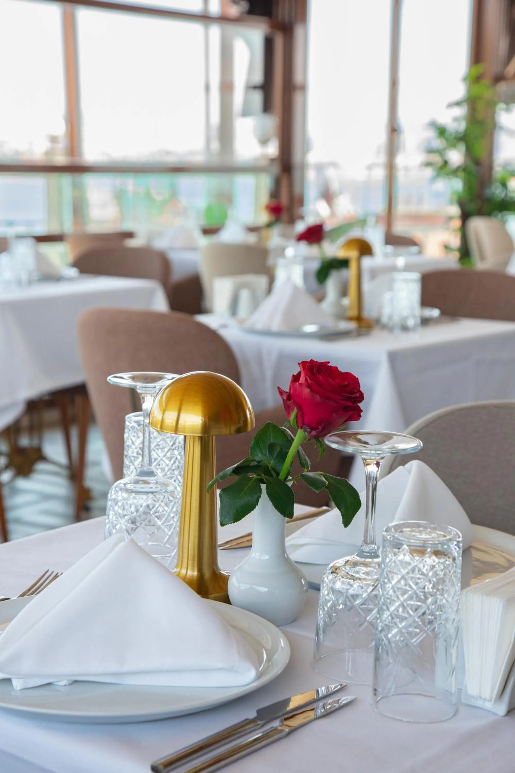 Restaurant/places to eat in Nayla Palace Hotel-Special Category