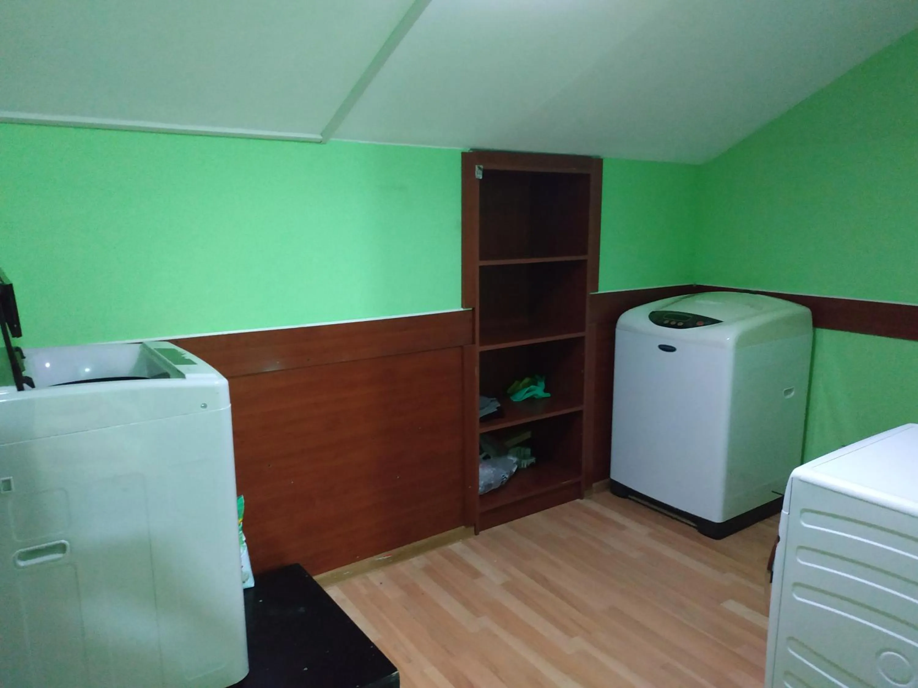 Communal lounge/ TV room, Bed in Hostel Portal