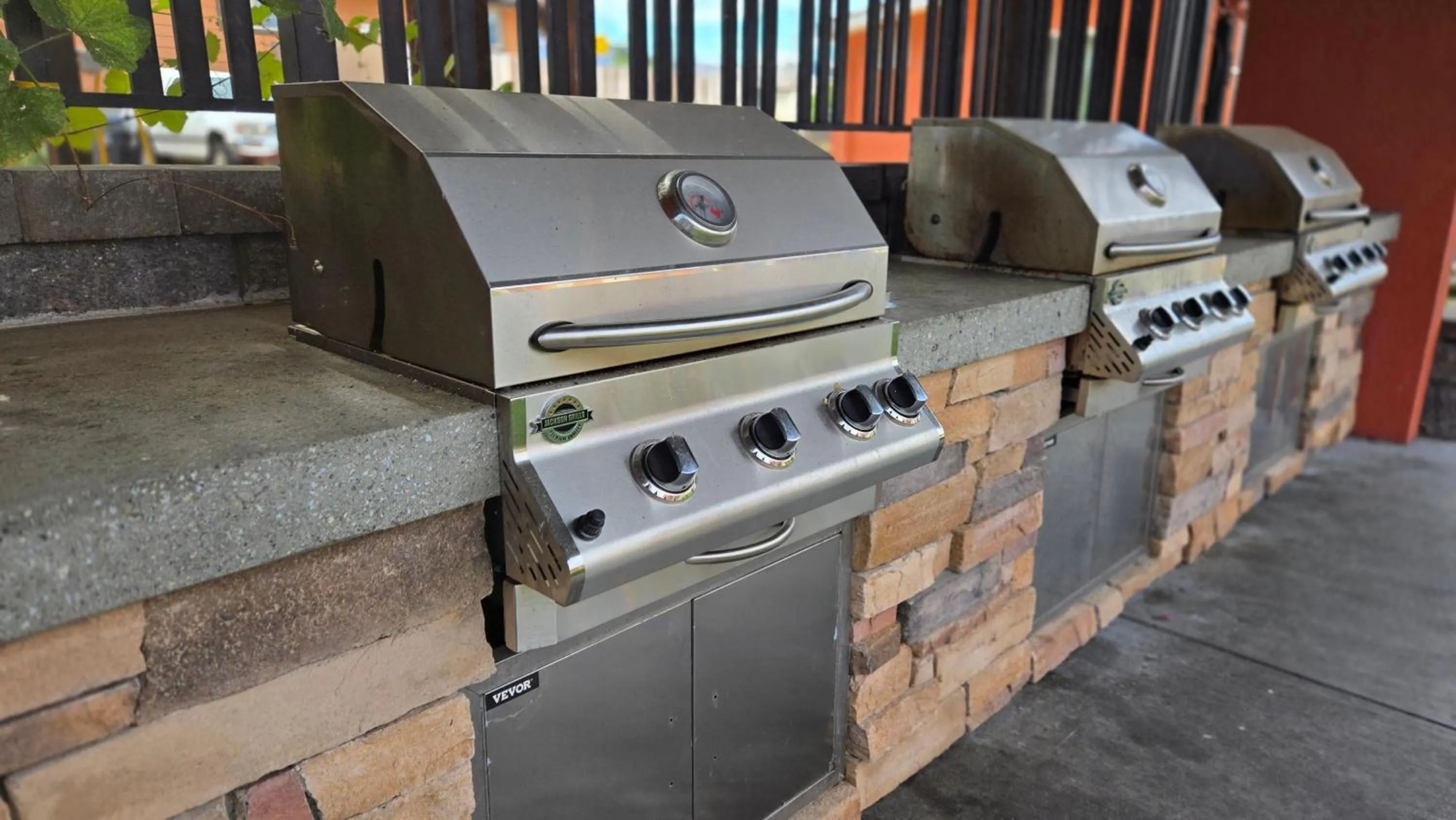 Sahara Courtyard Inn & Suites Osoyoos