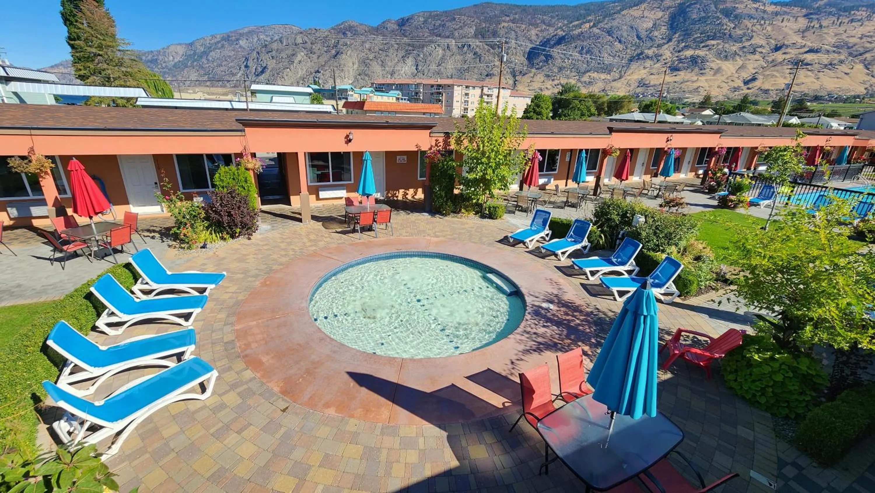 Sahara Courtyard Inn & Suites Osoyoos