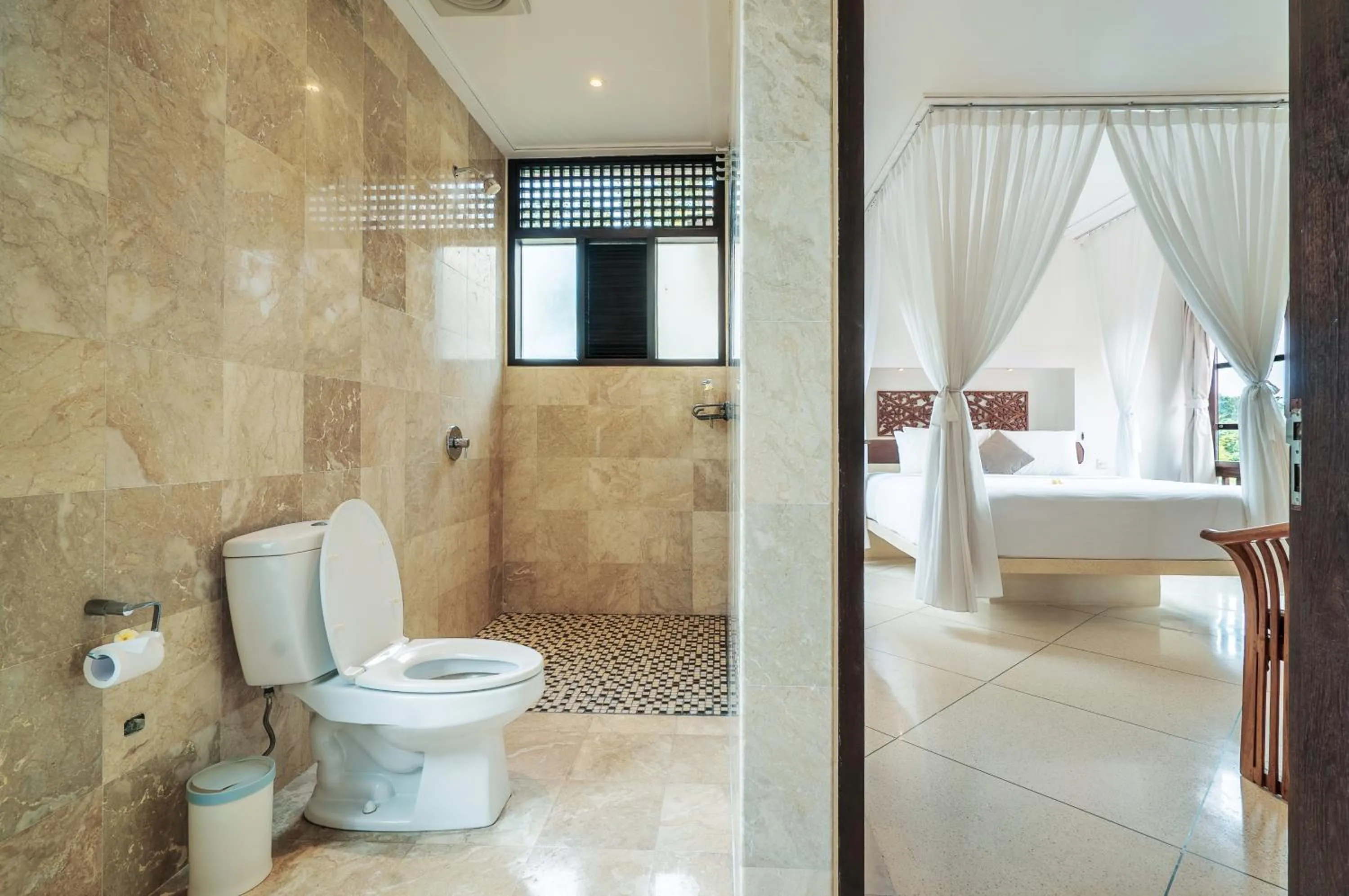 Bathroom, Bed in Villa Seminyak William