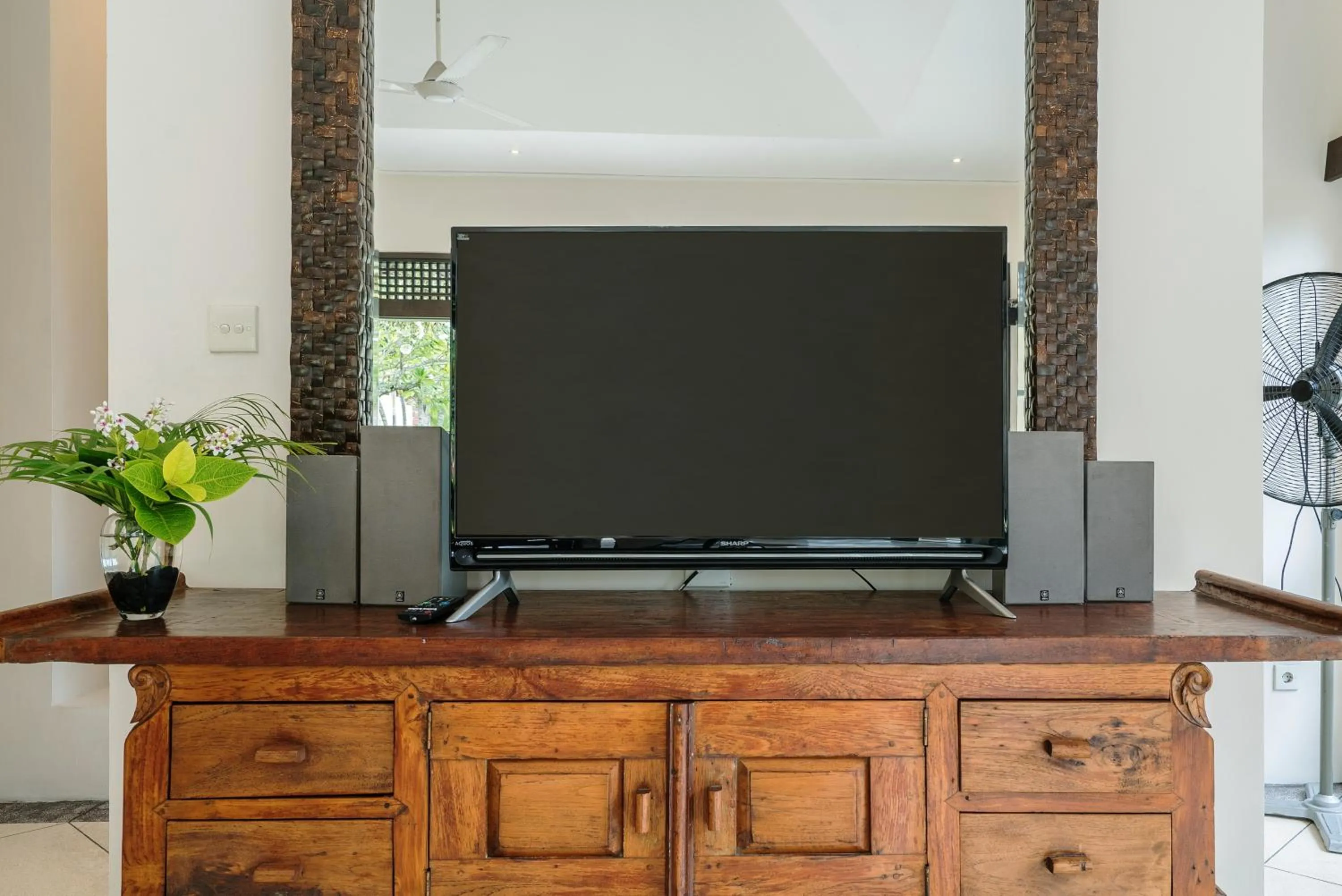 TV and multimedia in Villa Seminyak William