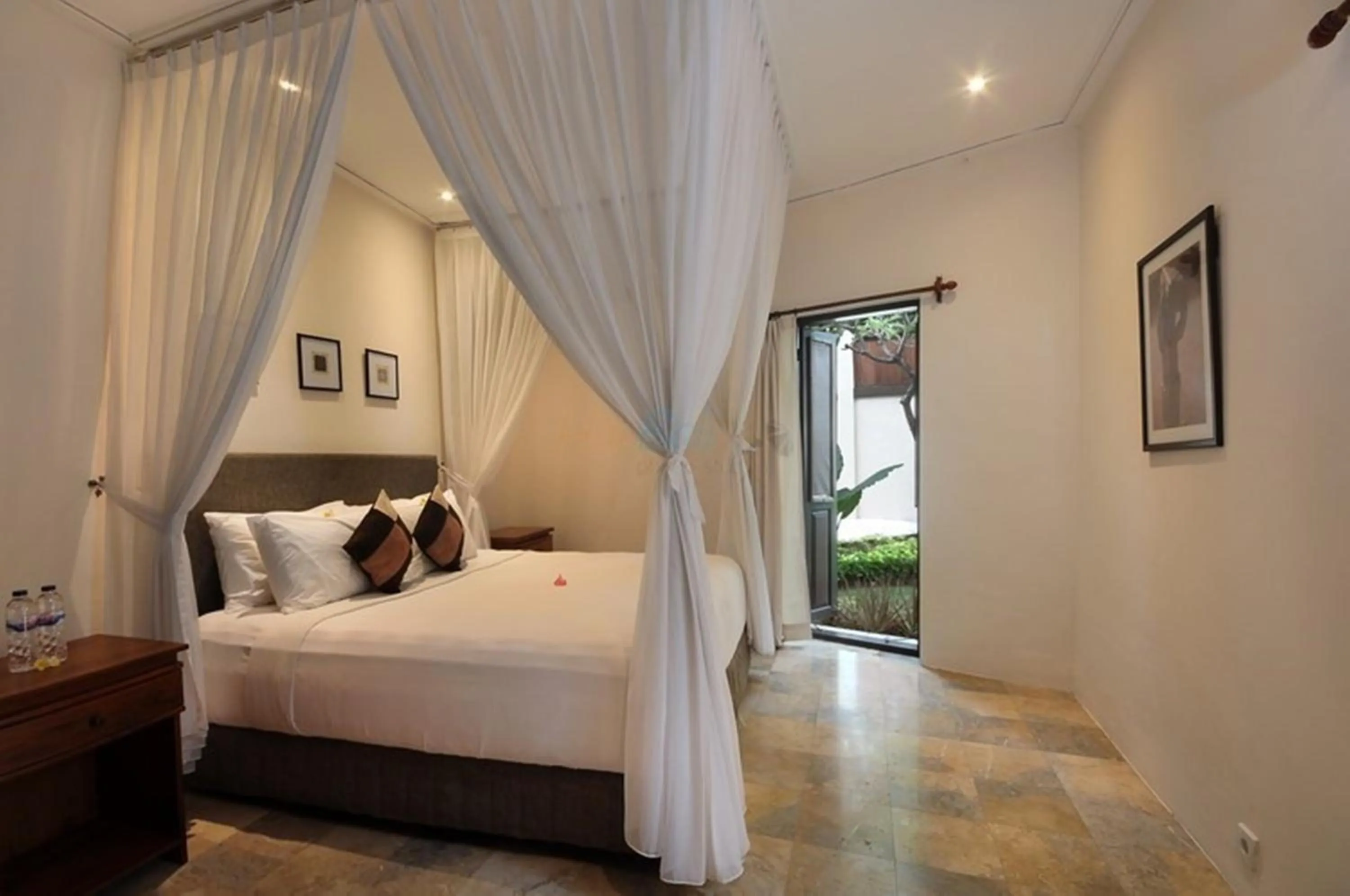 Bedroom, Bed in Villa Seminyak William