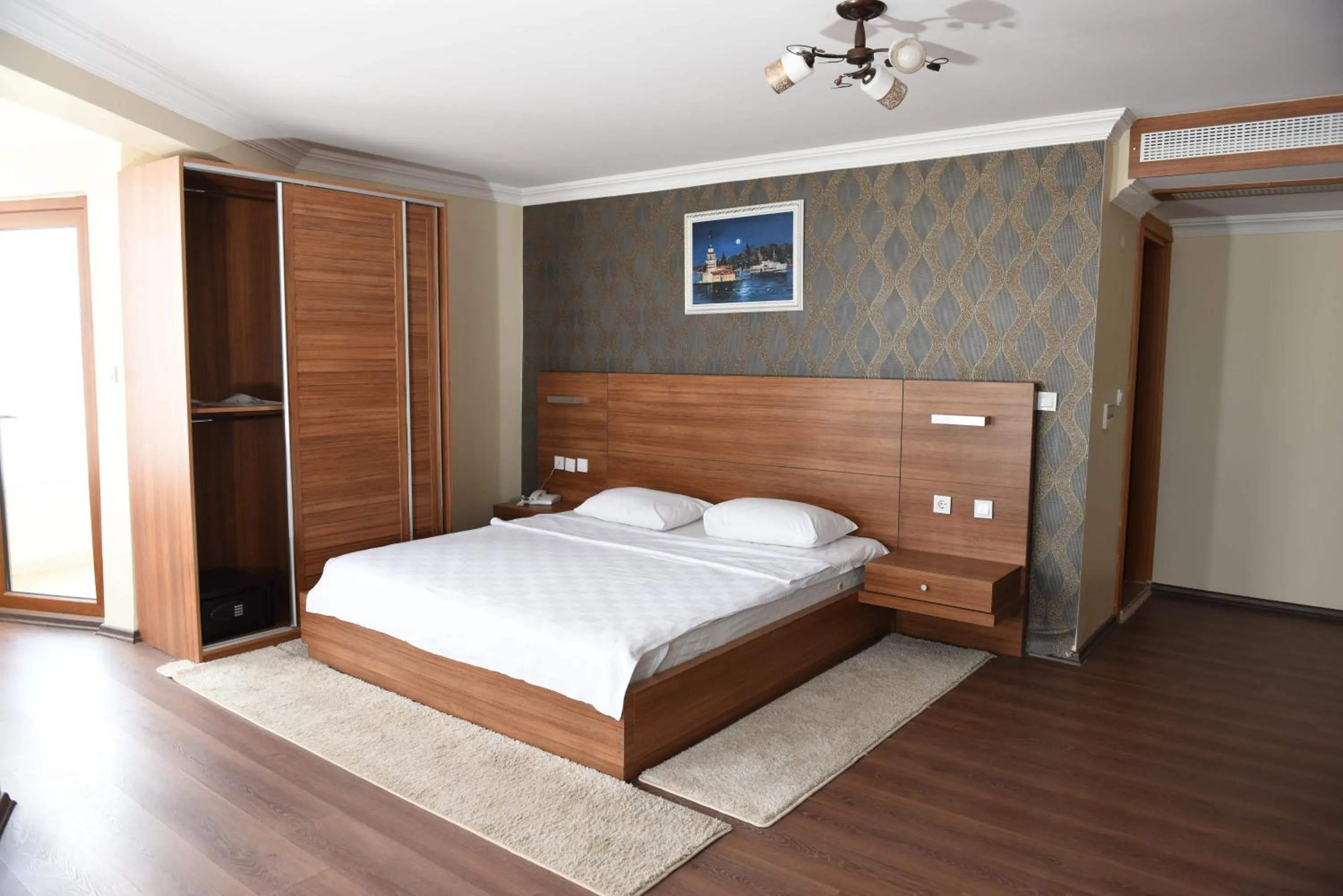 Bedroom, Bed in Carpediem Diamond Hotel