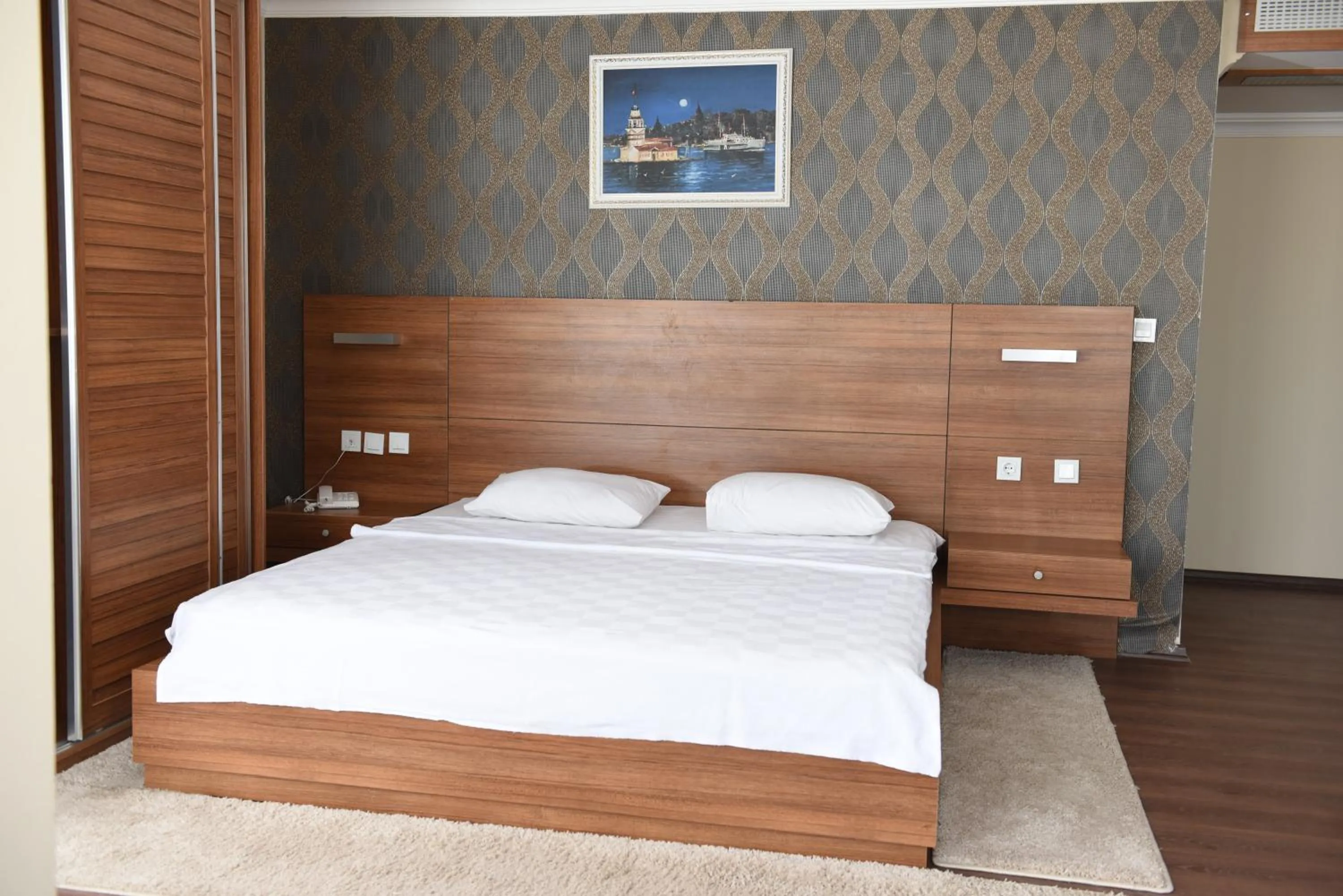 Bedroom, Bed in Carpediem Diamond Hotel