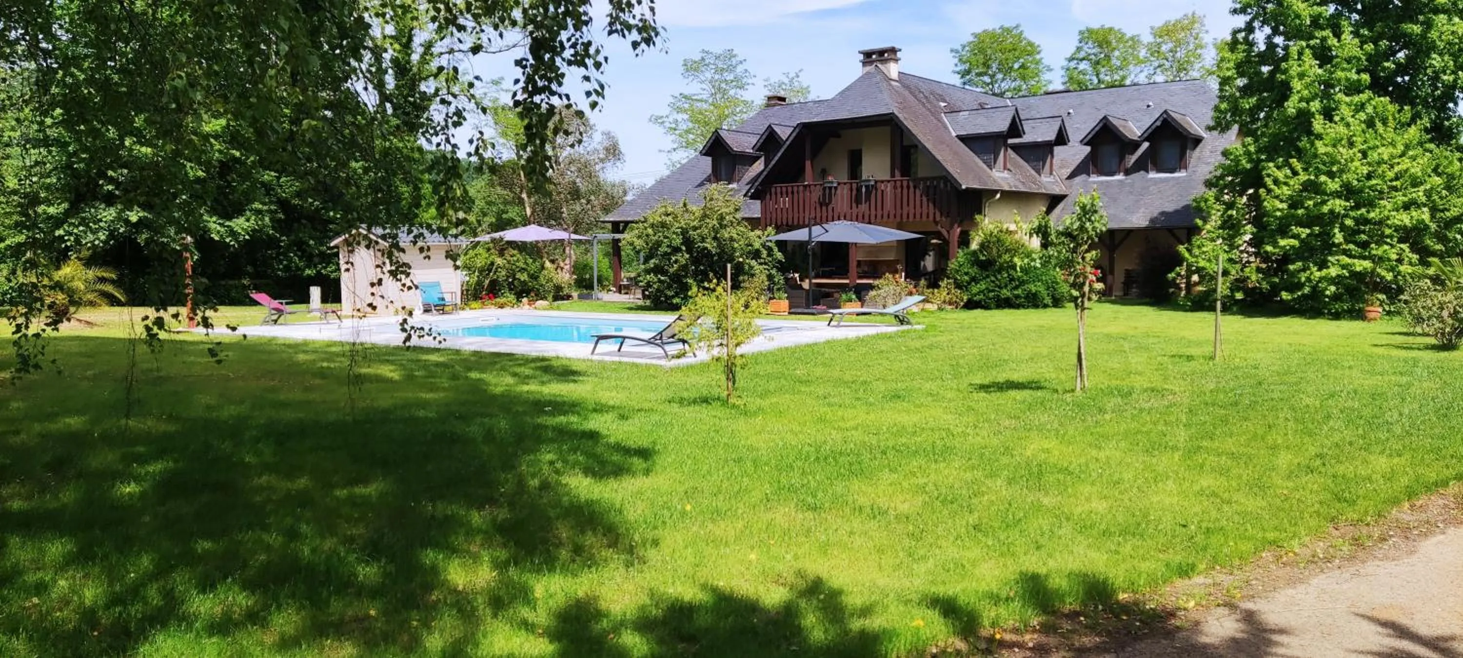 Swimming pool in LES CHAMBRES DU GAVE D'OSSAU