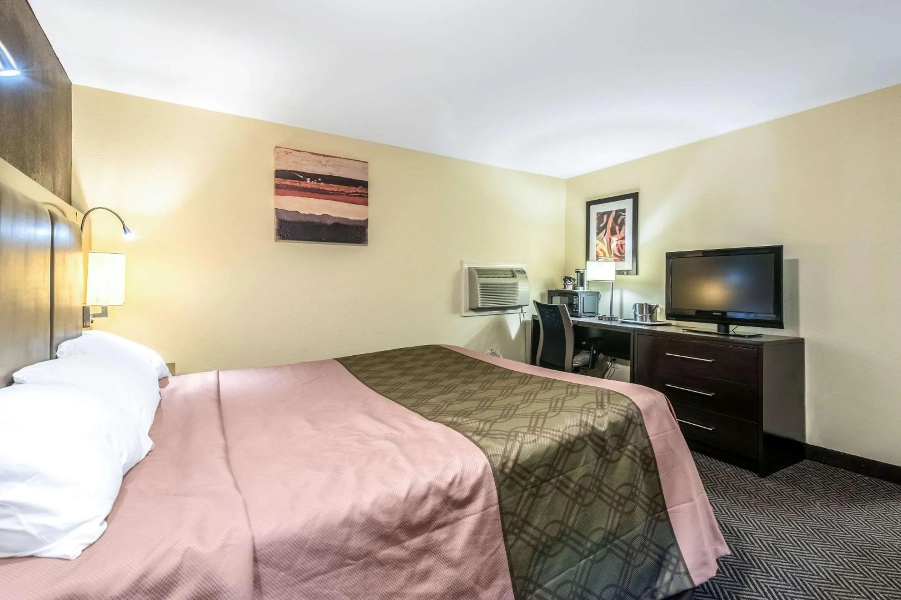 Photo of the whole room in Econo Lodge Rutland