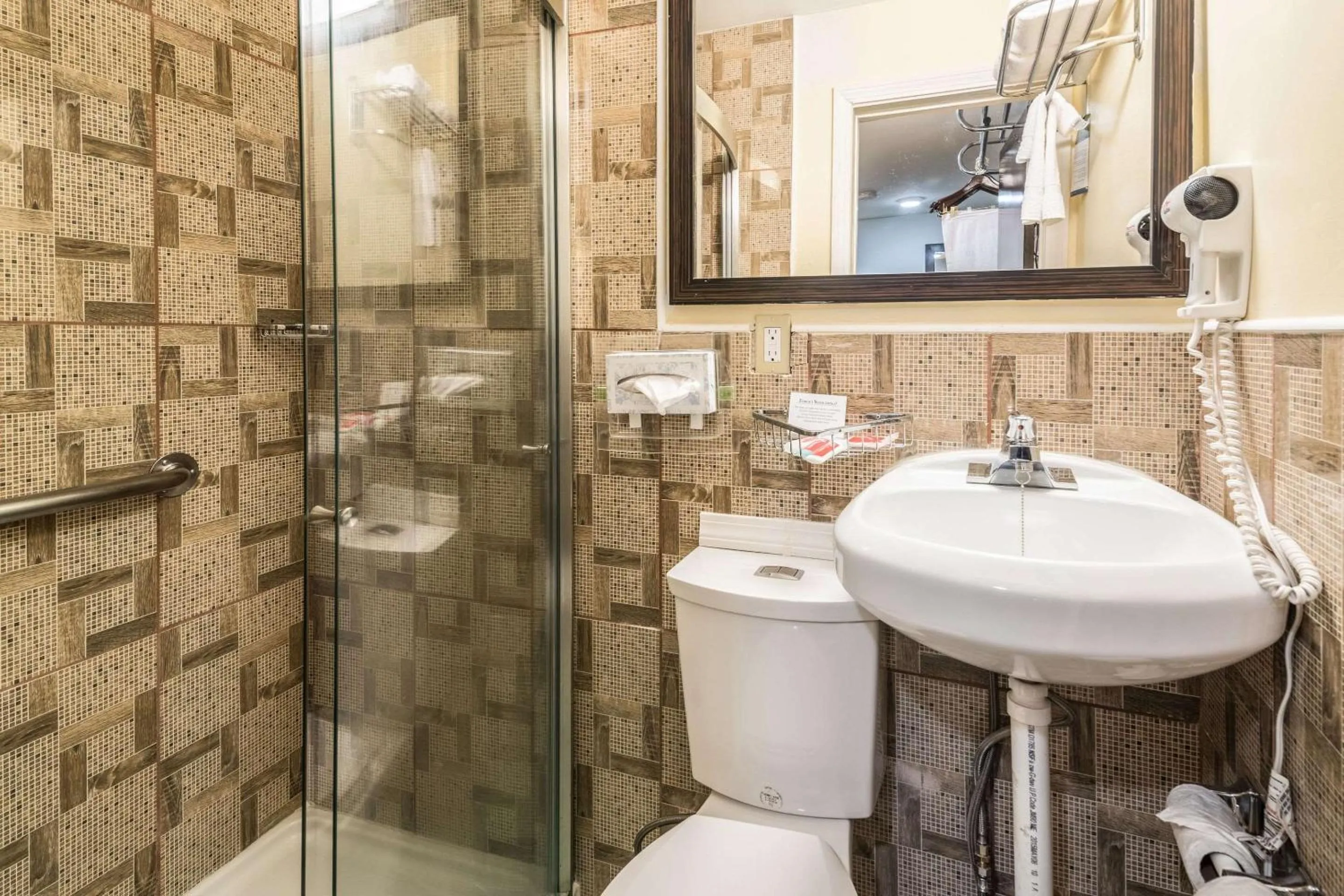 Bathroom in Econo Lodge Rutland