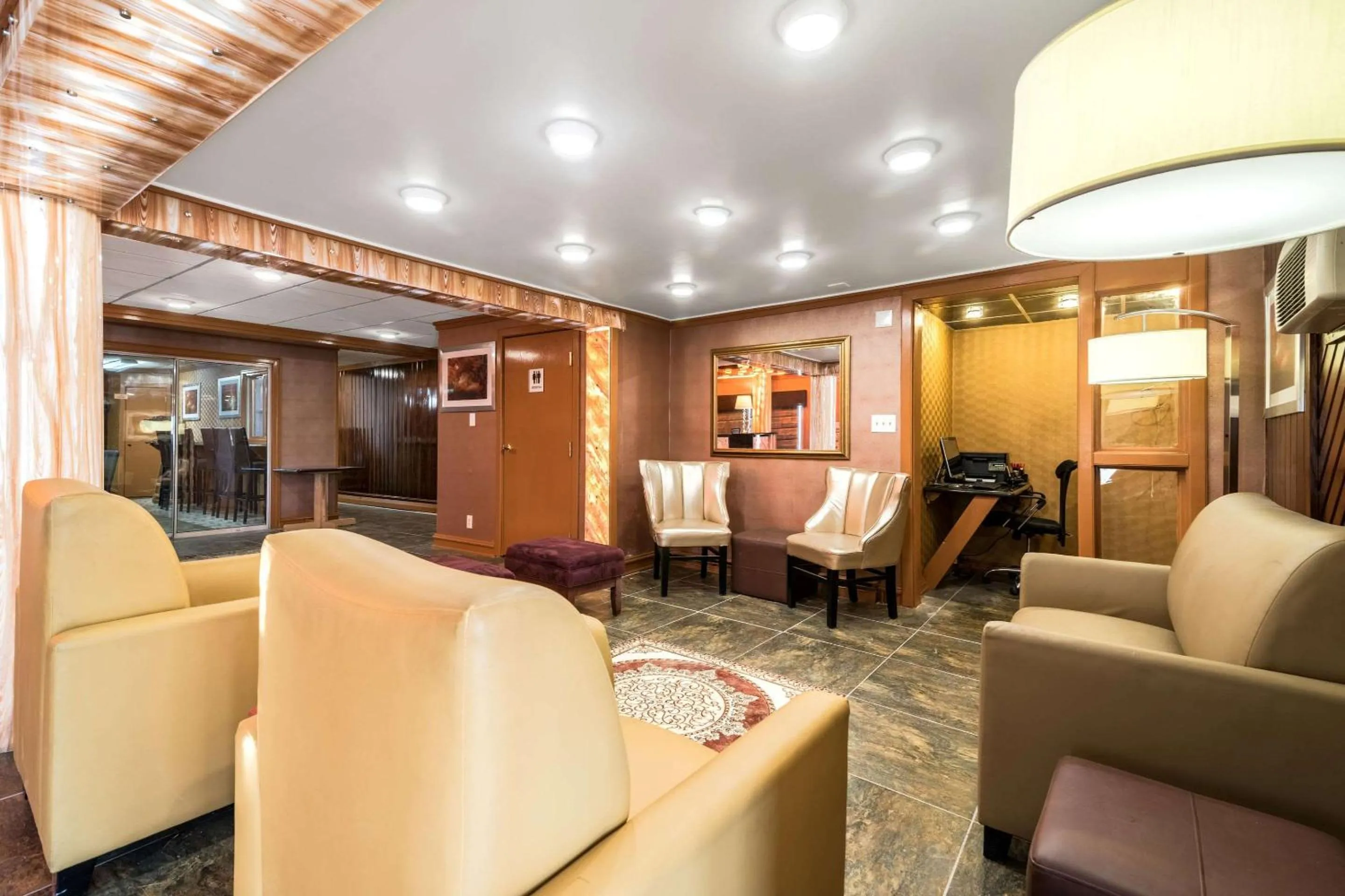 Lobby or reception, Lounge/Bar in Econo Lodge Rutland