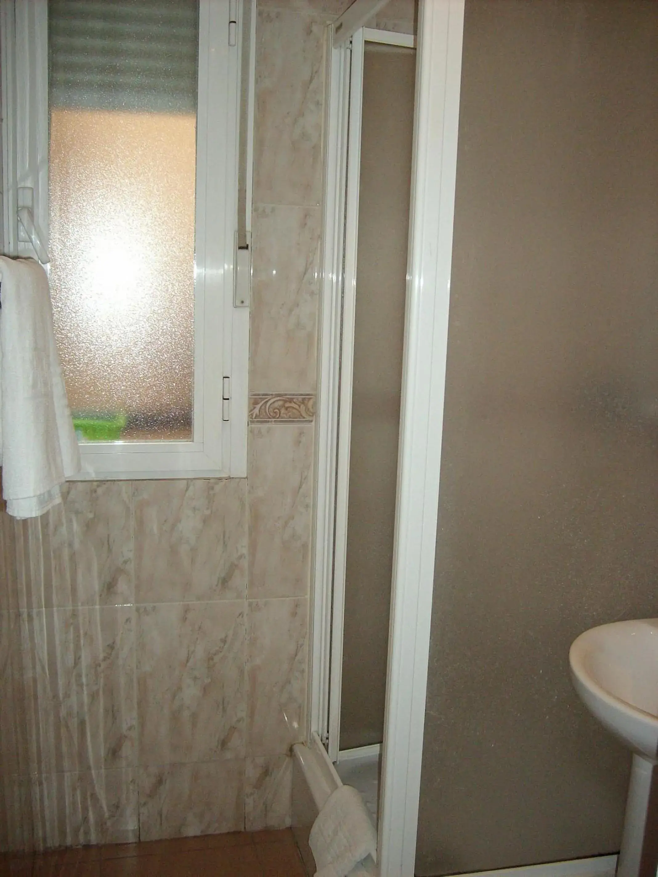 Shower, Bathroom in Hostal Zabala