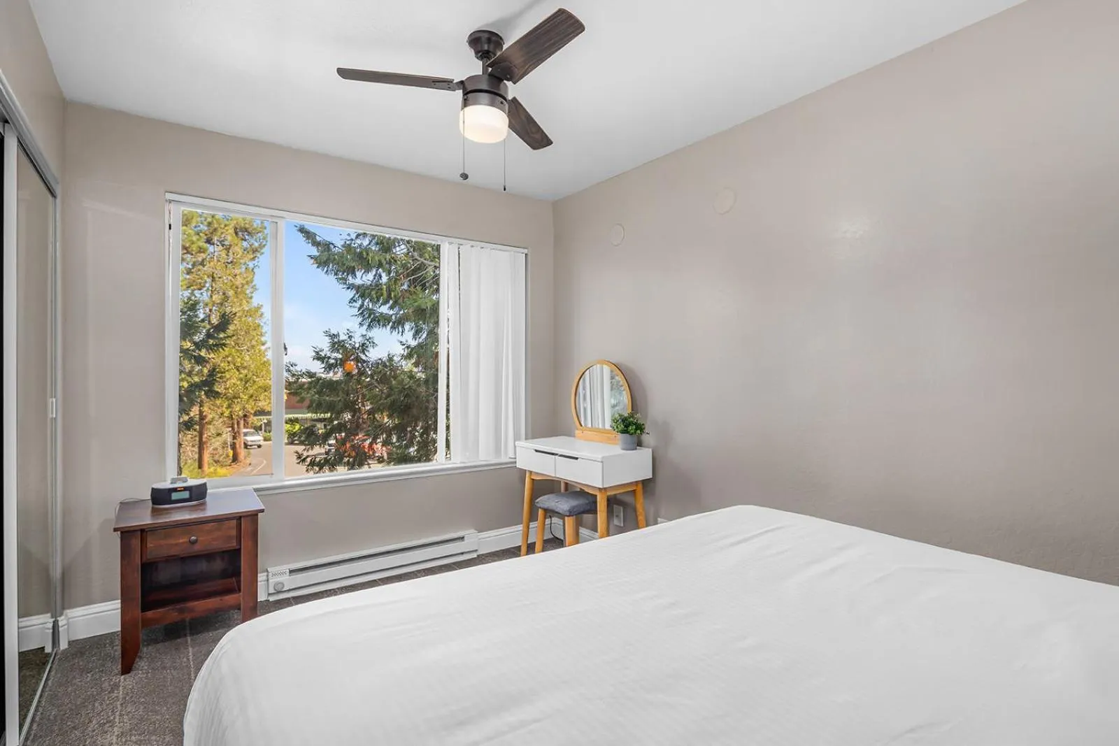 Bed in The Inn at Boatworks, Lake Tahoe