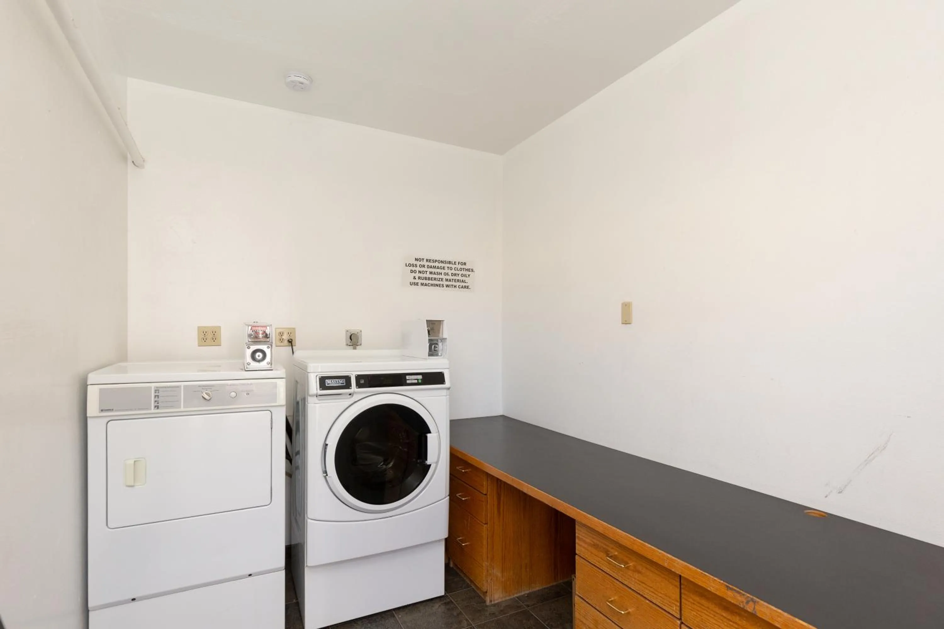 laundry in Stay Express Inn Elko