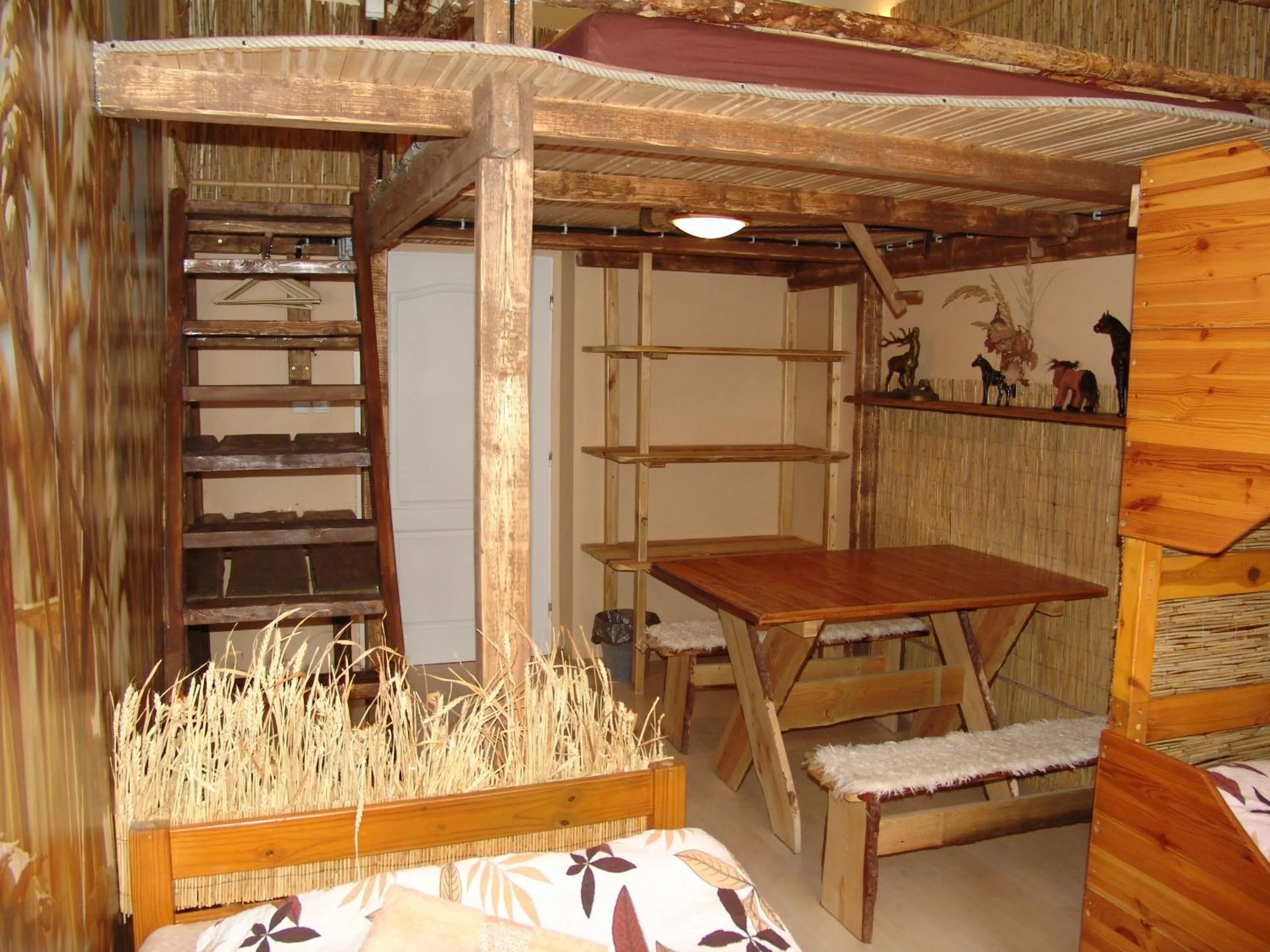 Dining area in ARTHARMONY Pension & Hostel