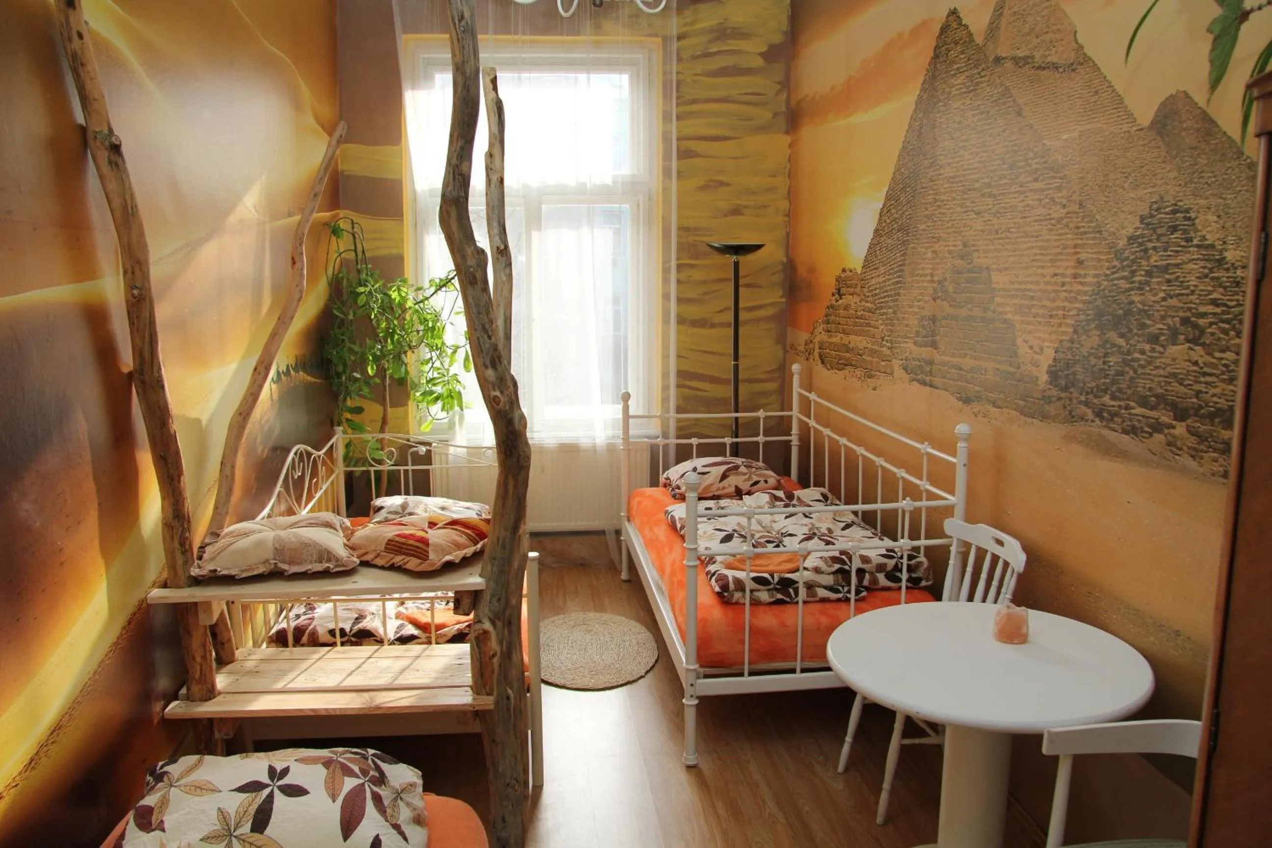 Photo of the whole room in ARTHARMONY Pension & Hostel