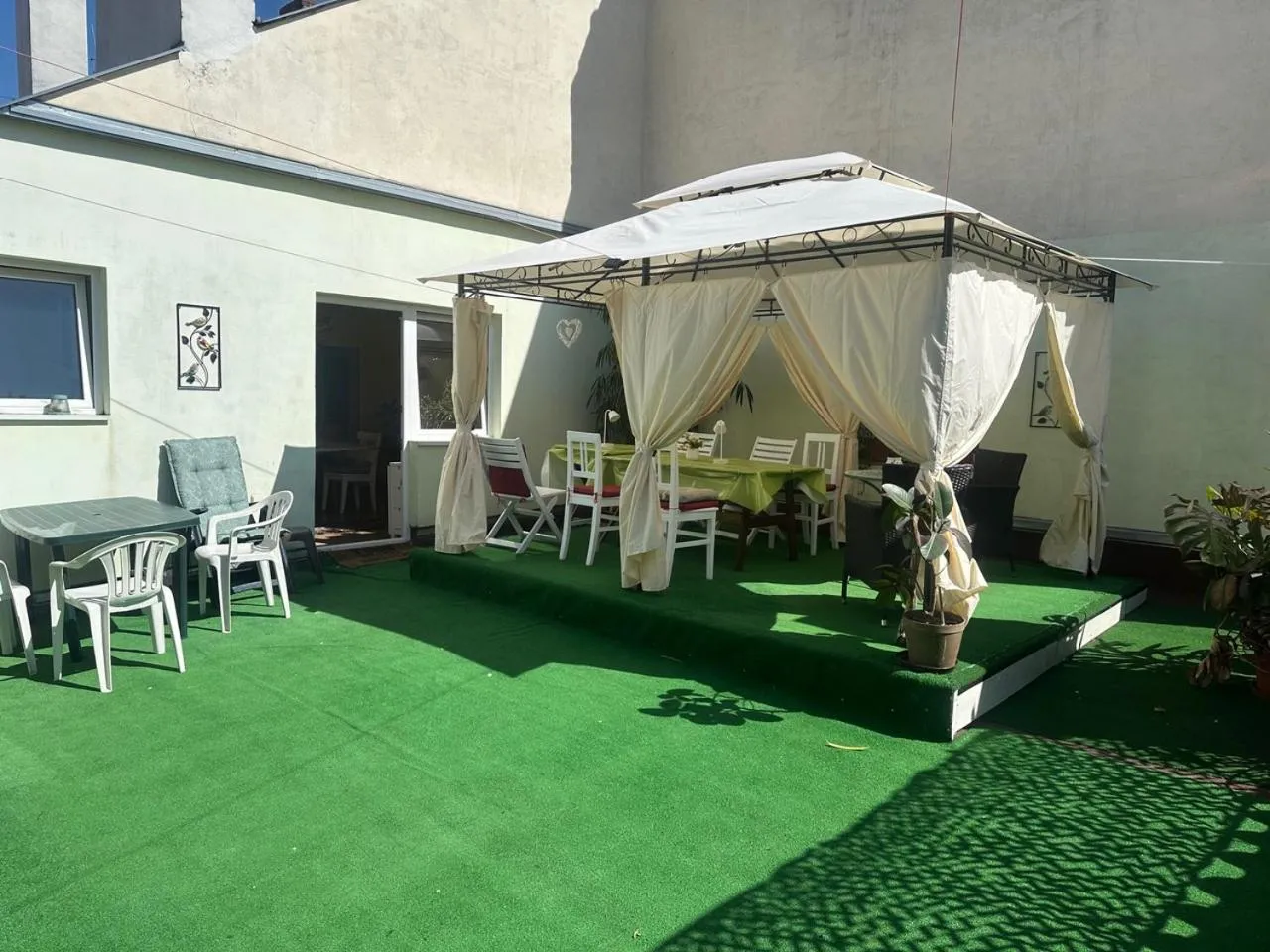 ARTHARMONY Pension & Hostel