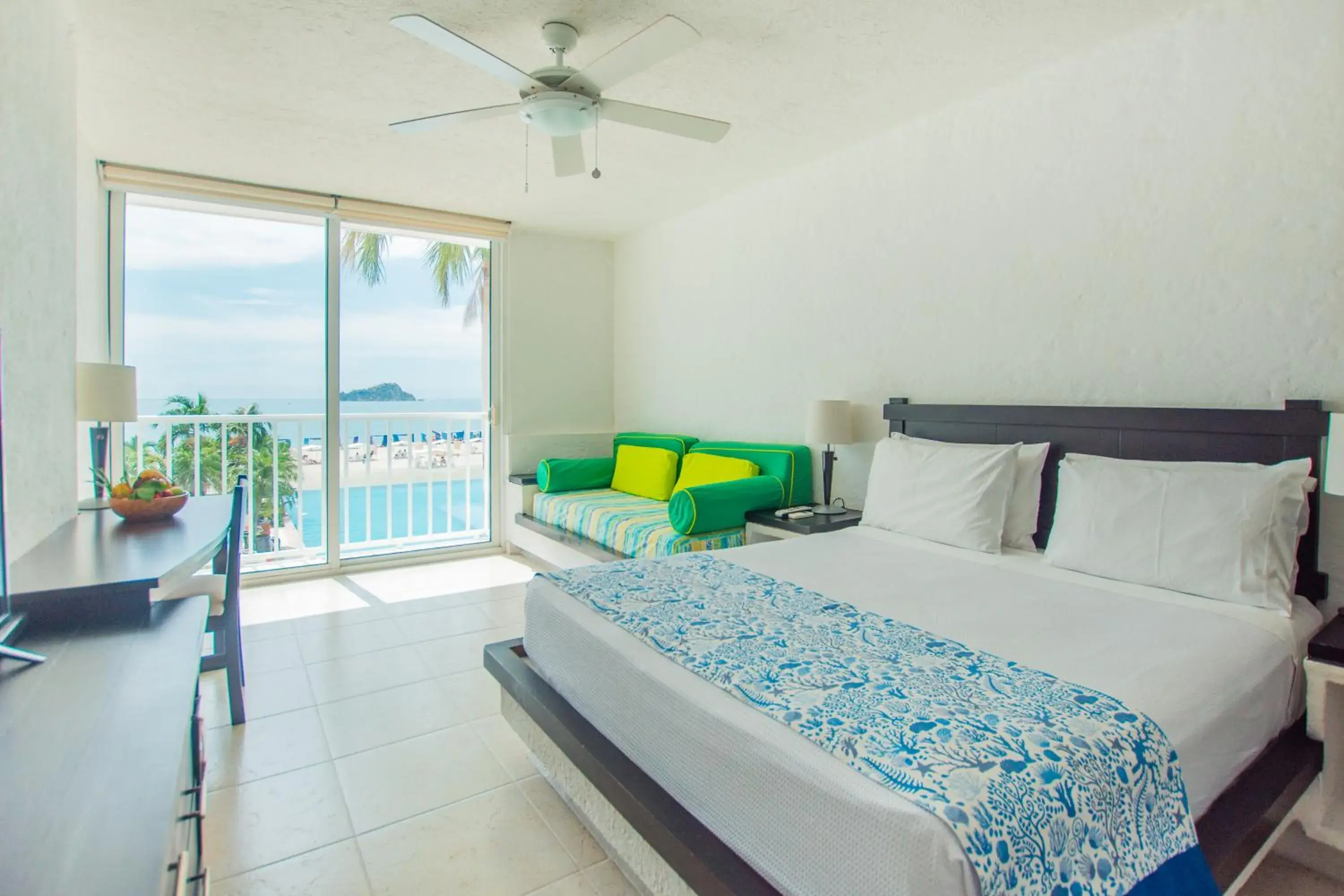 Photo of the whole room, Bed in Tamaca Beach Resort Photo of the whole room, Bed in Tamaca Beach Resort