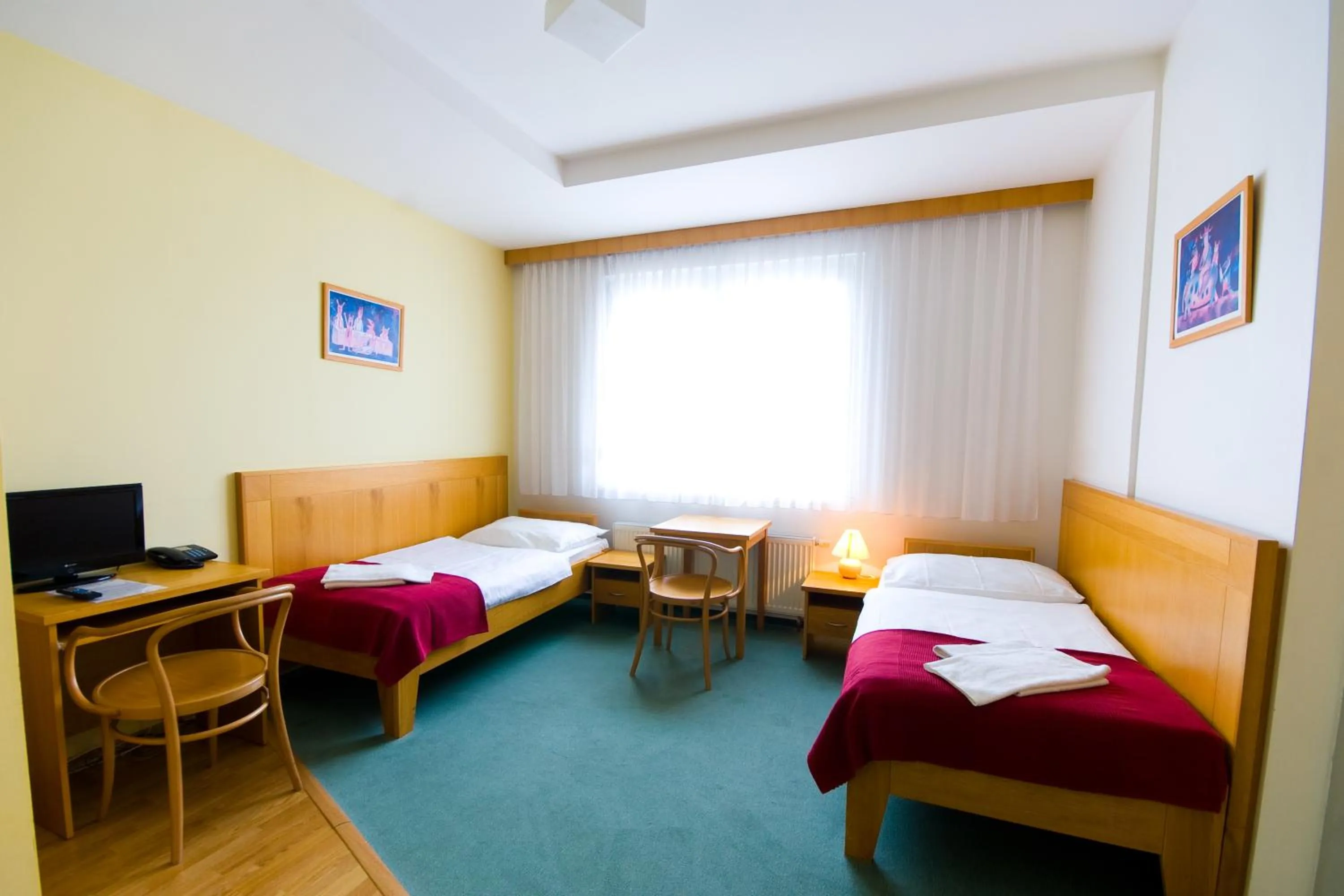 Bed in Hotel Smaragd