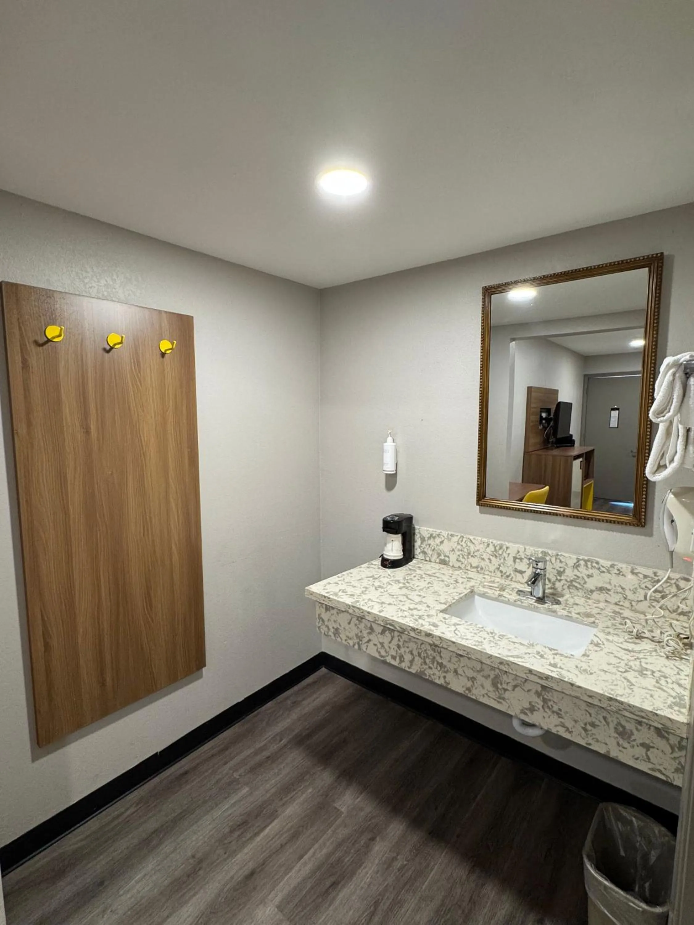 Bathroom in Days Inn by Wyndham Barstow