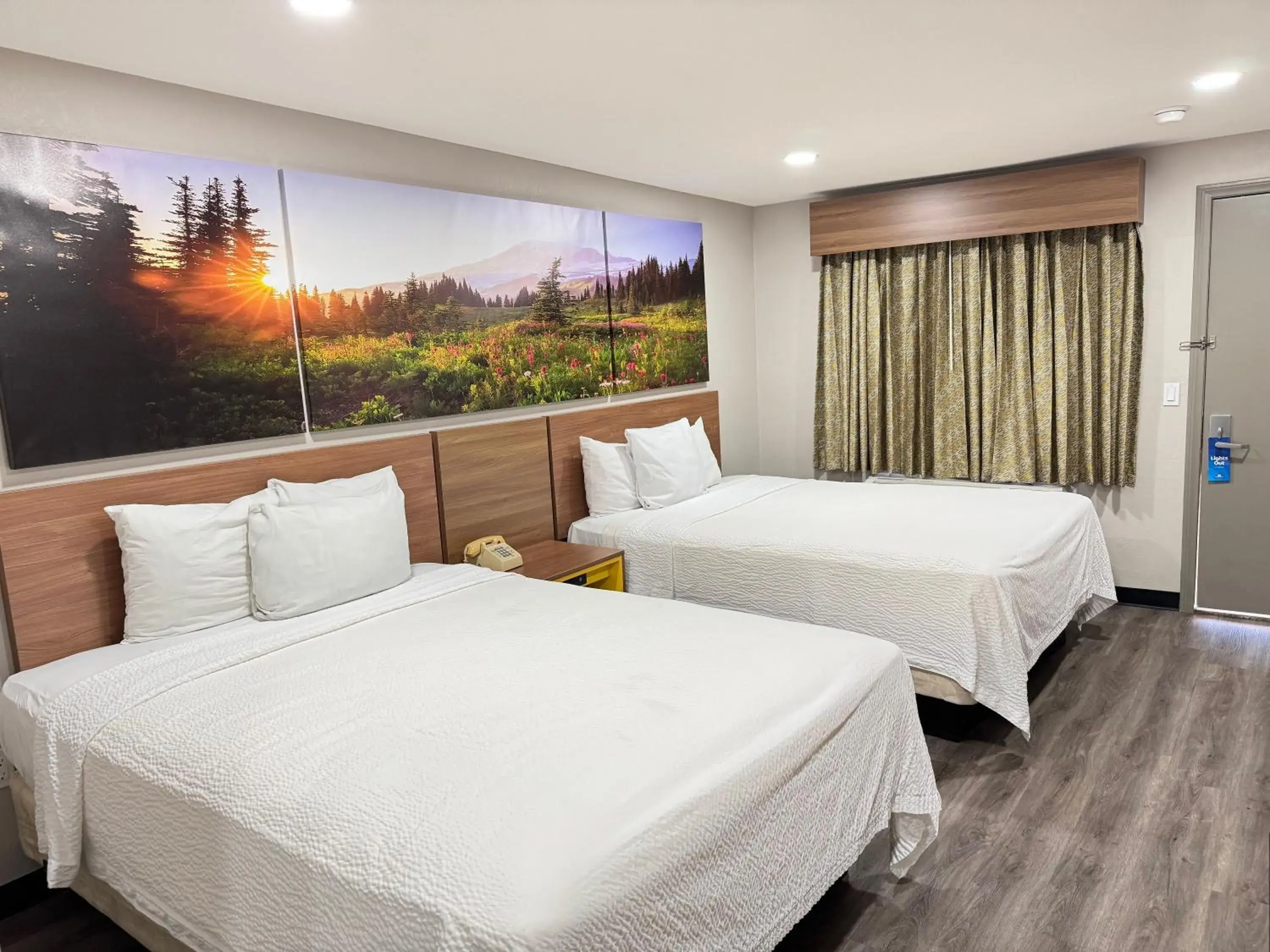 Bedroom, Bed in Days Inn by Wyndham Barstow Bedroom, Bed in Days Inn by Wyndham Barstow