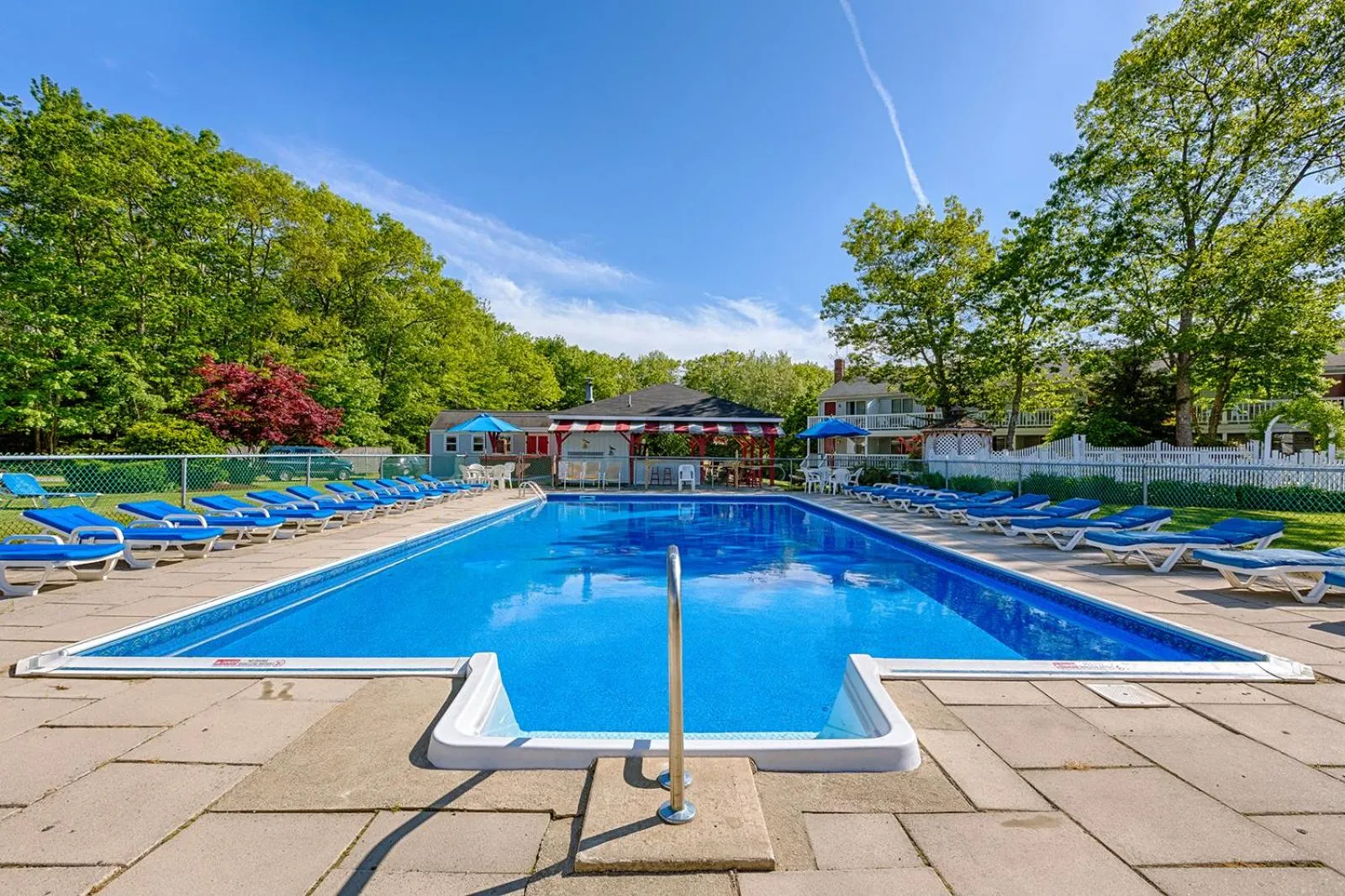 Restaurant/places to eat in Rhumb Line Resort