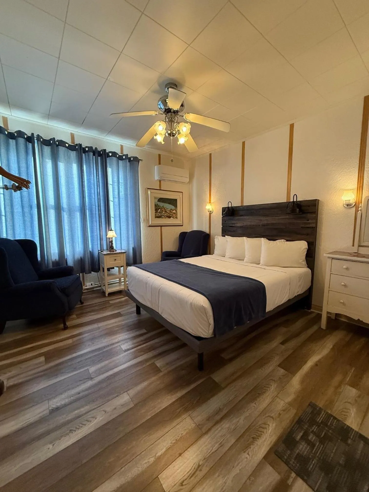 Bed in Hôtel-La Grande Maison et Spa