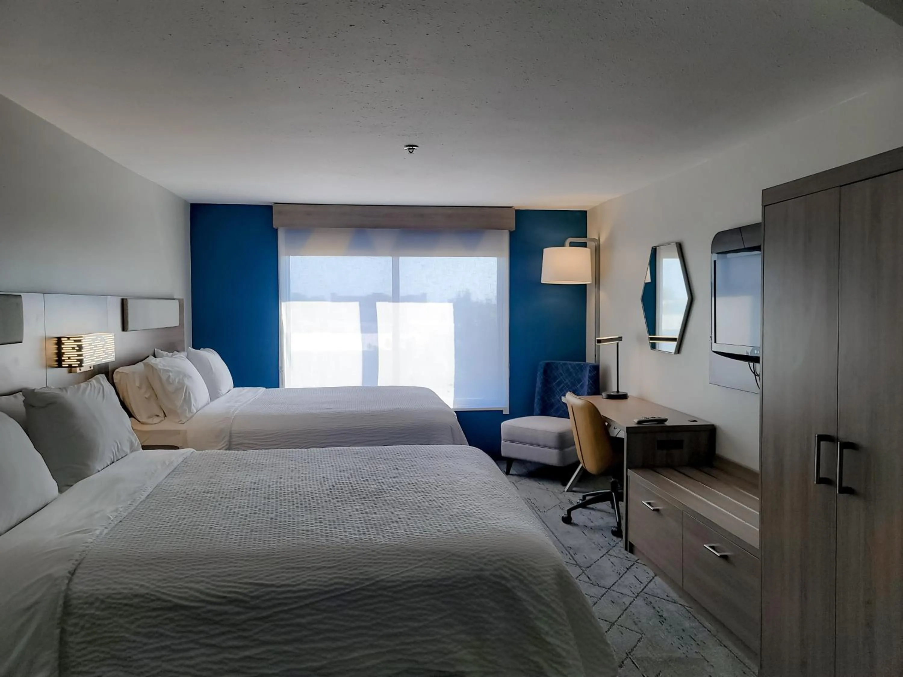 Photo of the whole room, Bed in Holiday Inn Express Enid-Highway 412 by IHG