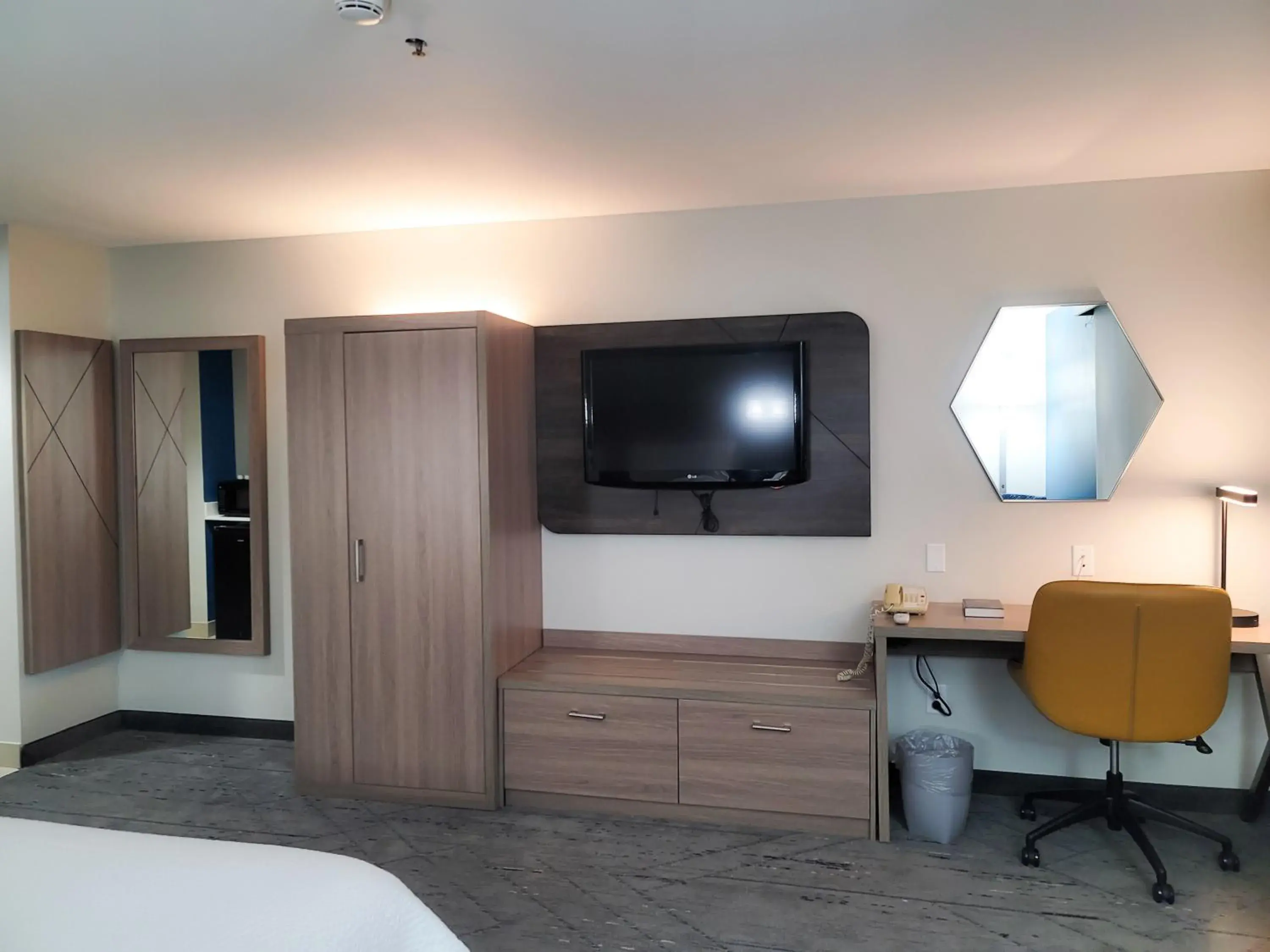 Bed in Holiday Inn Express Enid-Highway 412 by IHG Bed in Holiday Inn Express Enid-Highway 412 by IHG