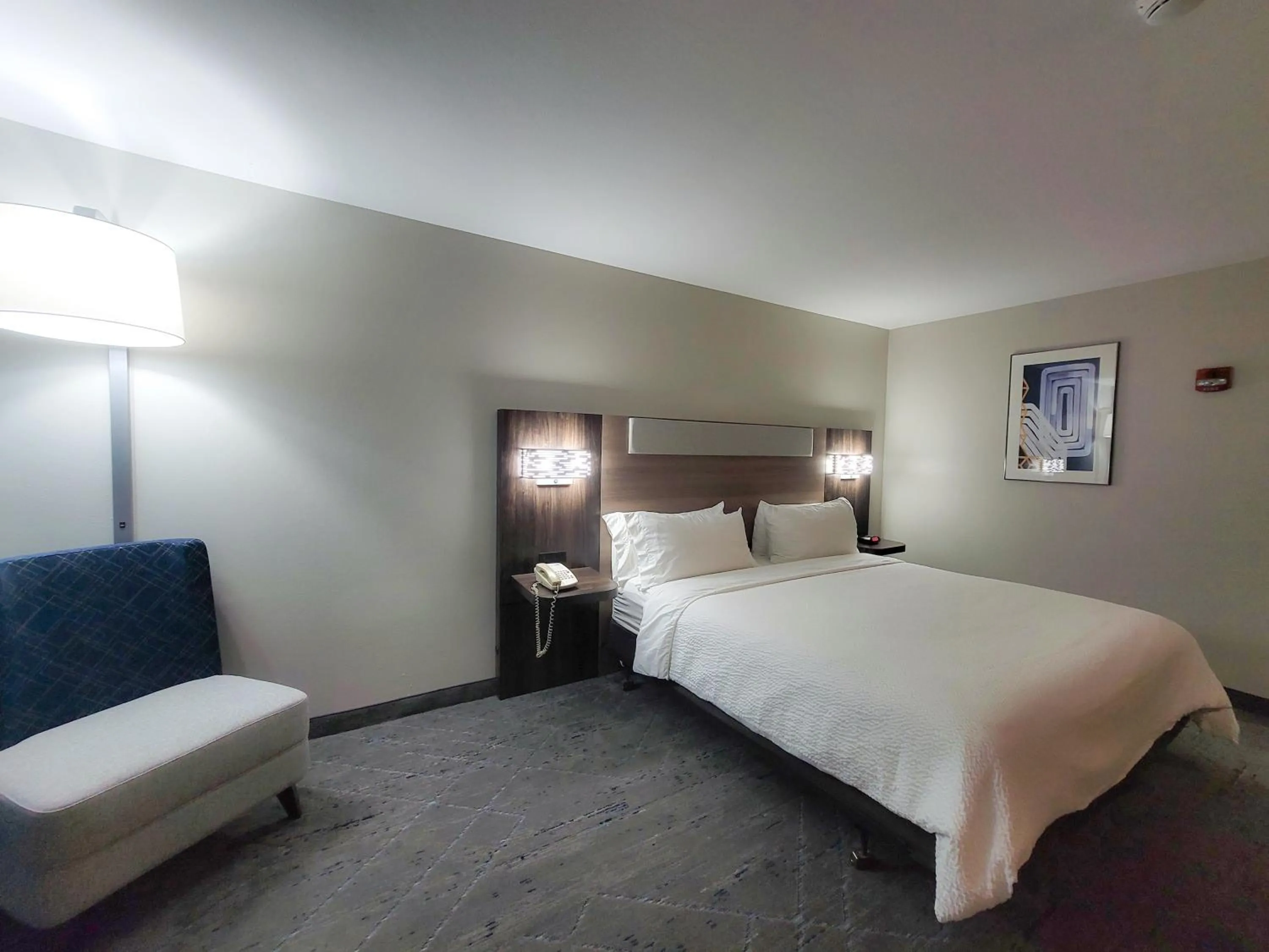 Photo of the whole room, Bed in Holiday Inn Express Enid-Highway 412 by IHG