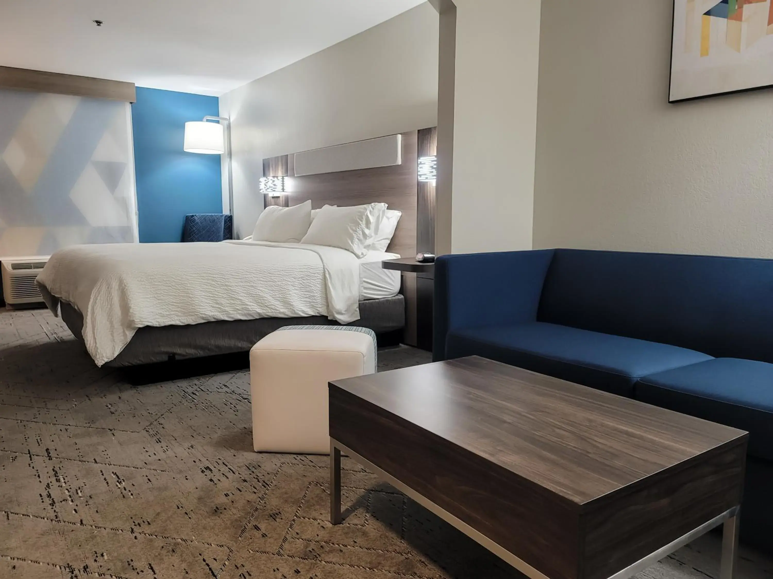 Bed in Holiday Inn Express Enid-Highway 412 by IHG Bed in Holiday Inn Express Enid-Highway 412 by IHG