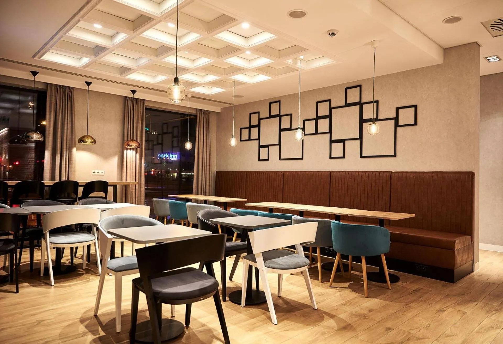 Lobby or reception in B&B HOTEL Krakow Centrum