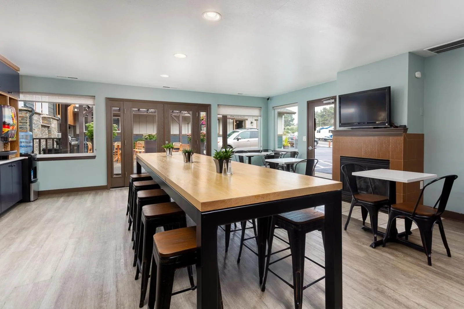 Restaurant/places to eat in The Coho Oceanfront Lodge