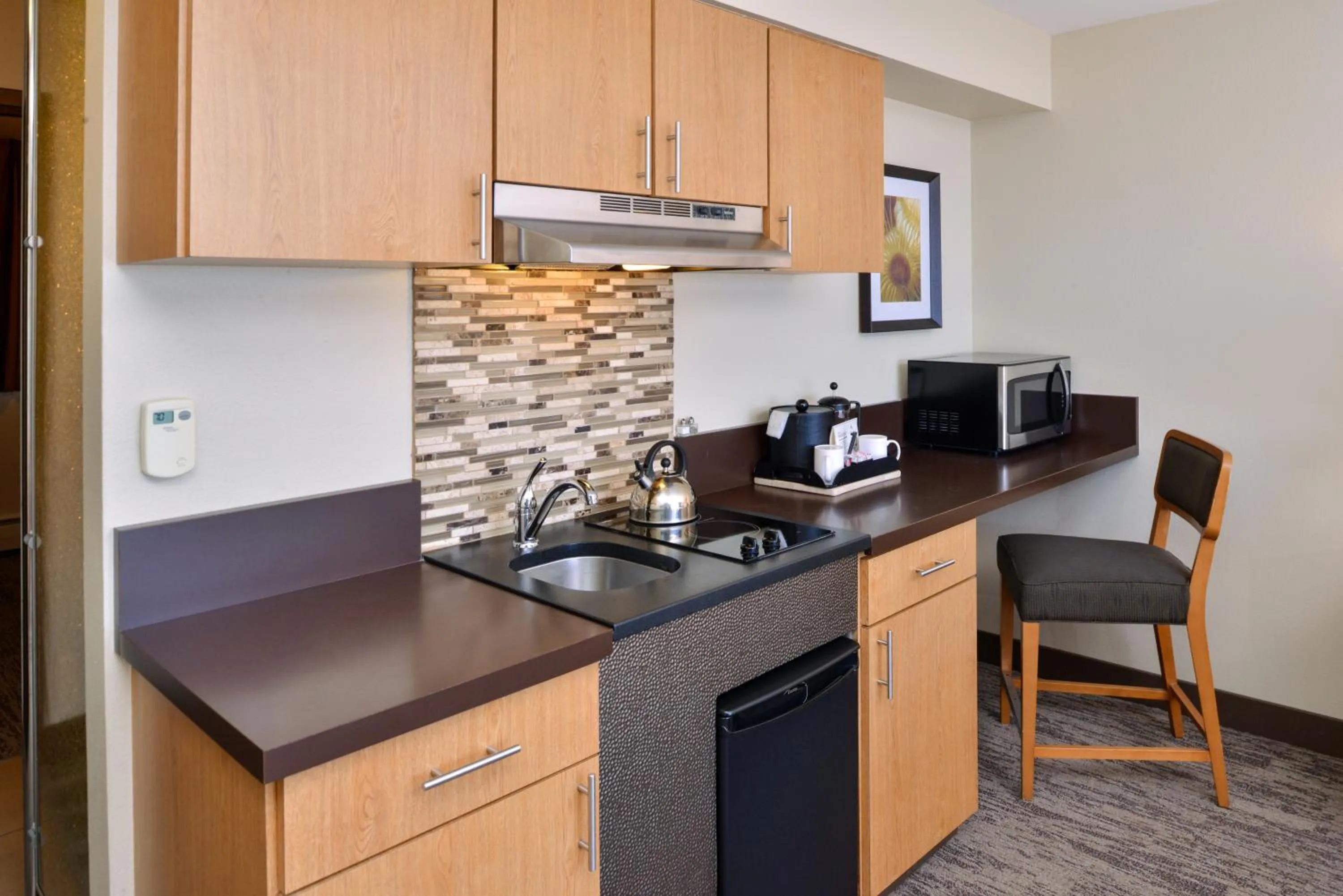 Kitchen or kitchenette in The Coho Oceanfront Lodge