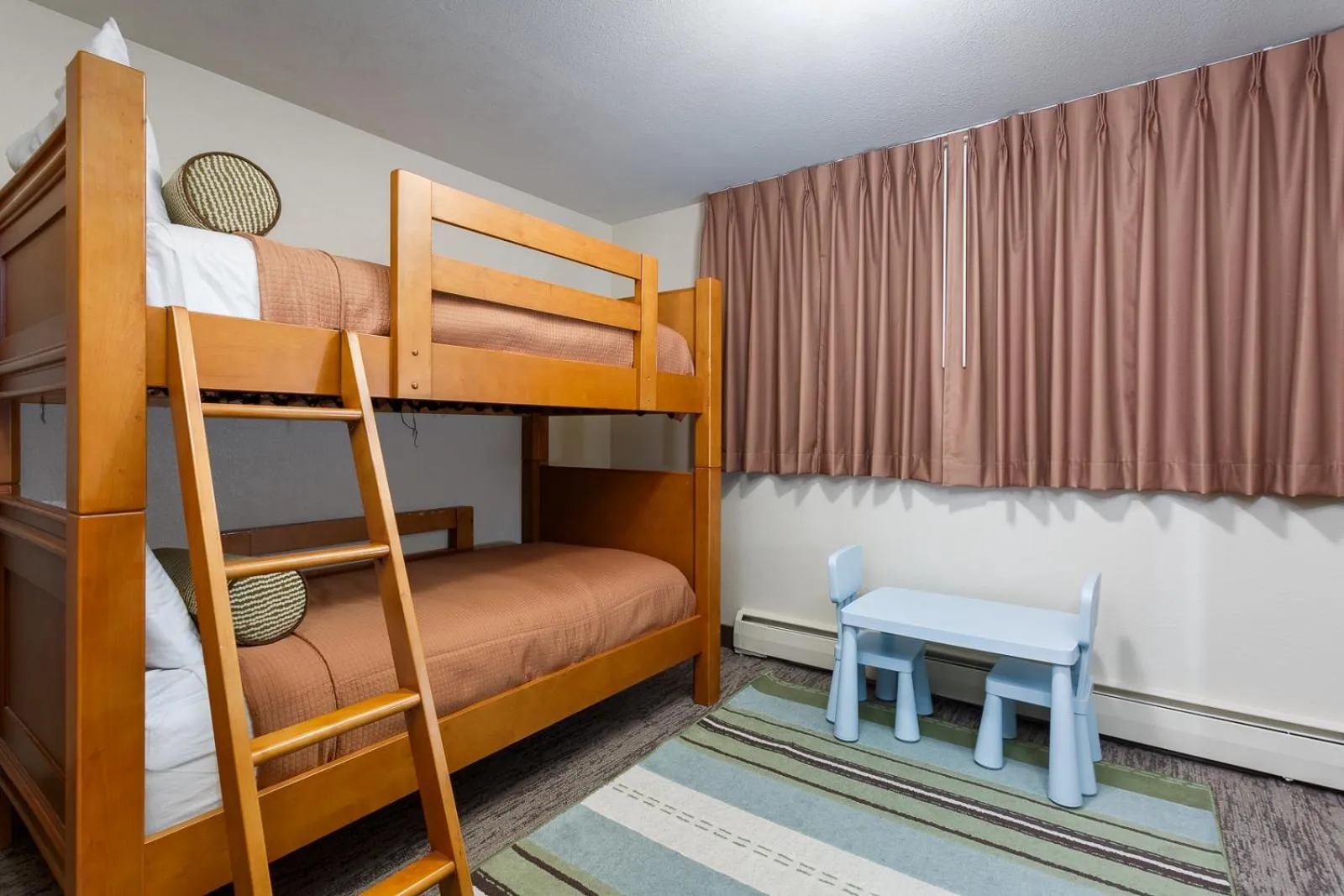 bunk bed, Bed in The Coho Oceanfront Lodge