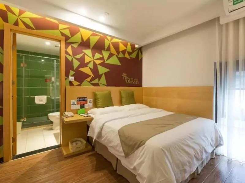 Bed in Vatica Xuzhou High Speed Railway Station Hotel