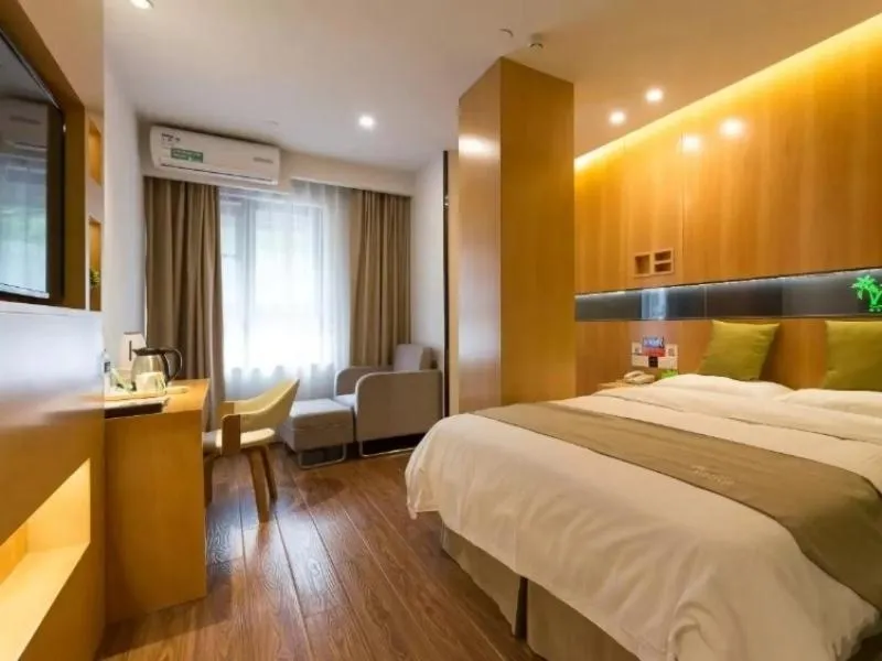 Bed in Vatica Xuzhou High Speed Railway Station Hotel