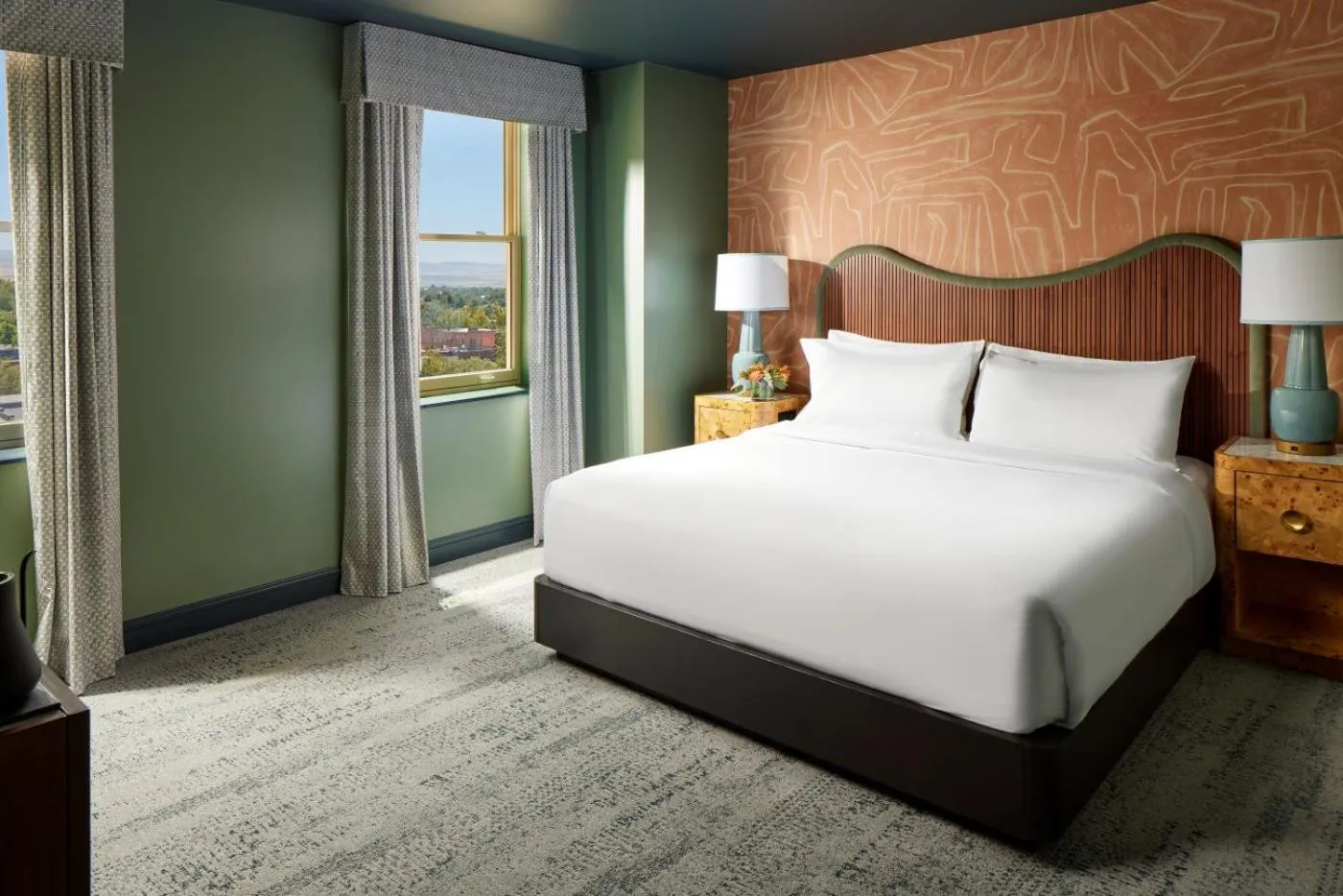 Bedroom, Bed in Marcus Whitman Hotel