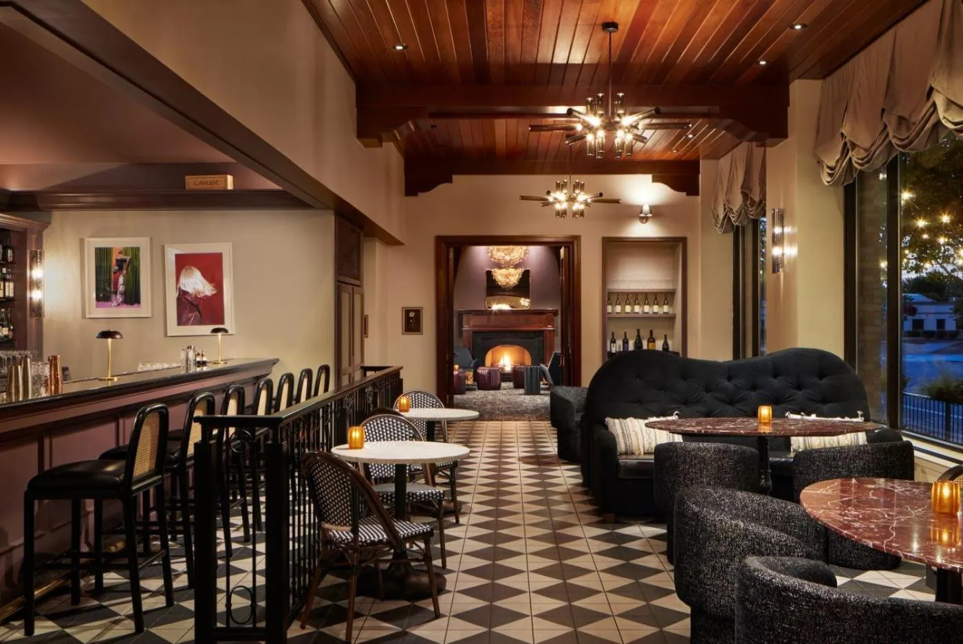 Lounge or bar in Marcus Whitman Hotel