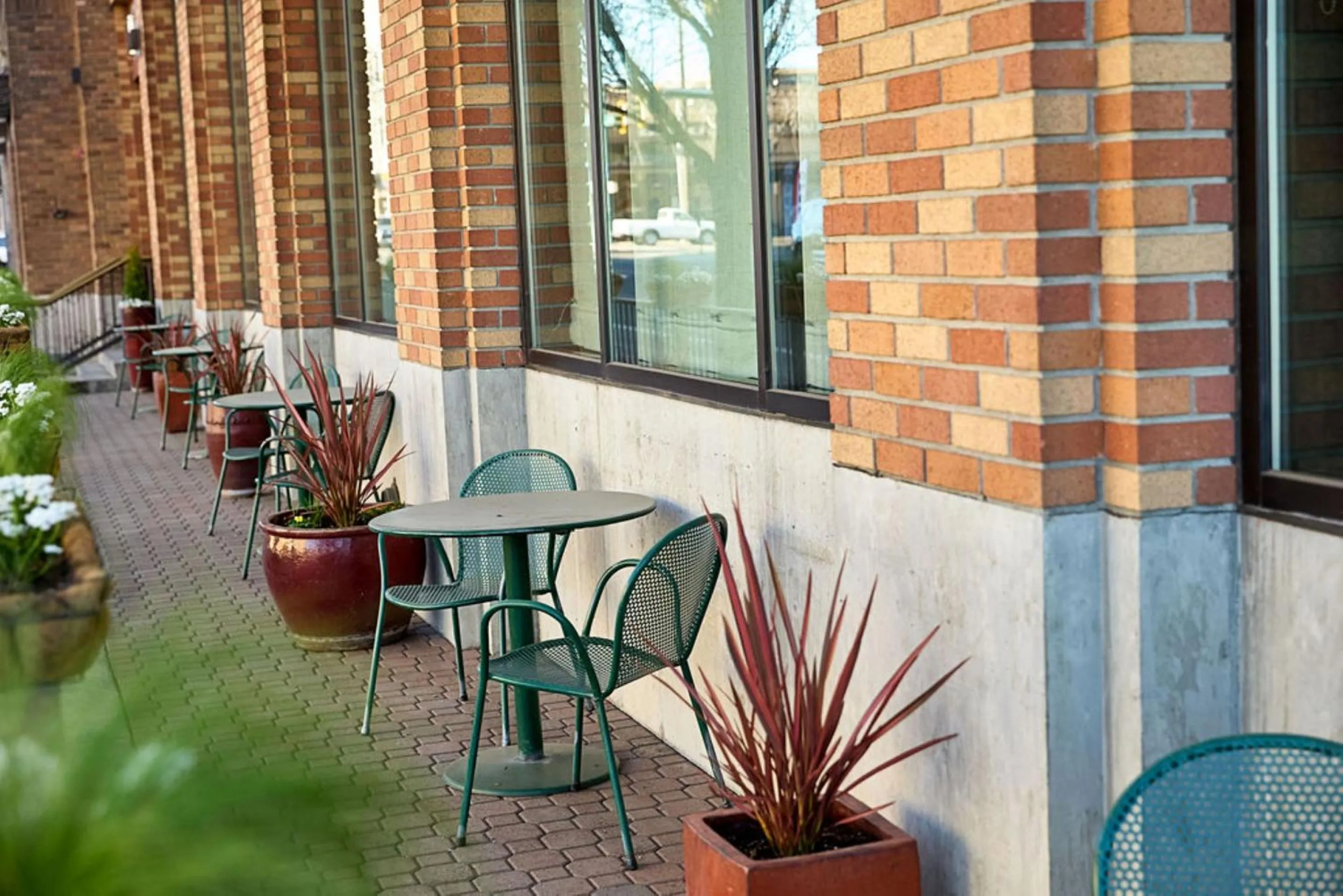 Restaurant/places to eat in Marcus Whitman Hotel