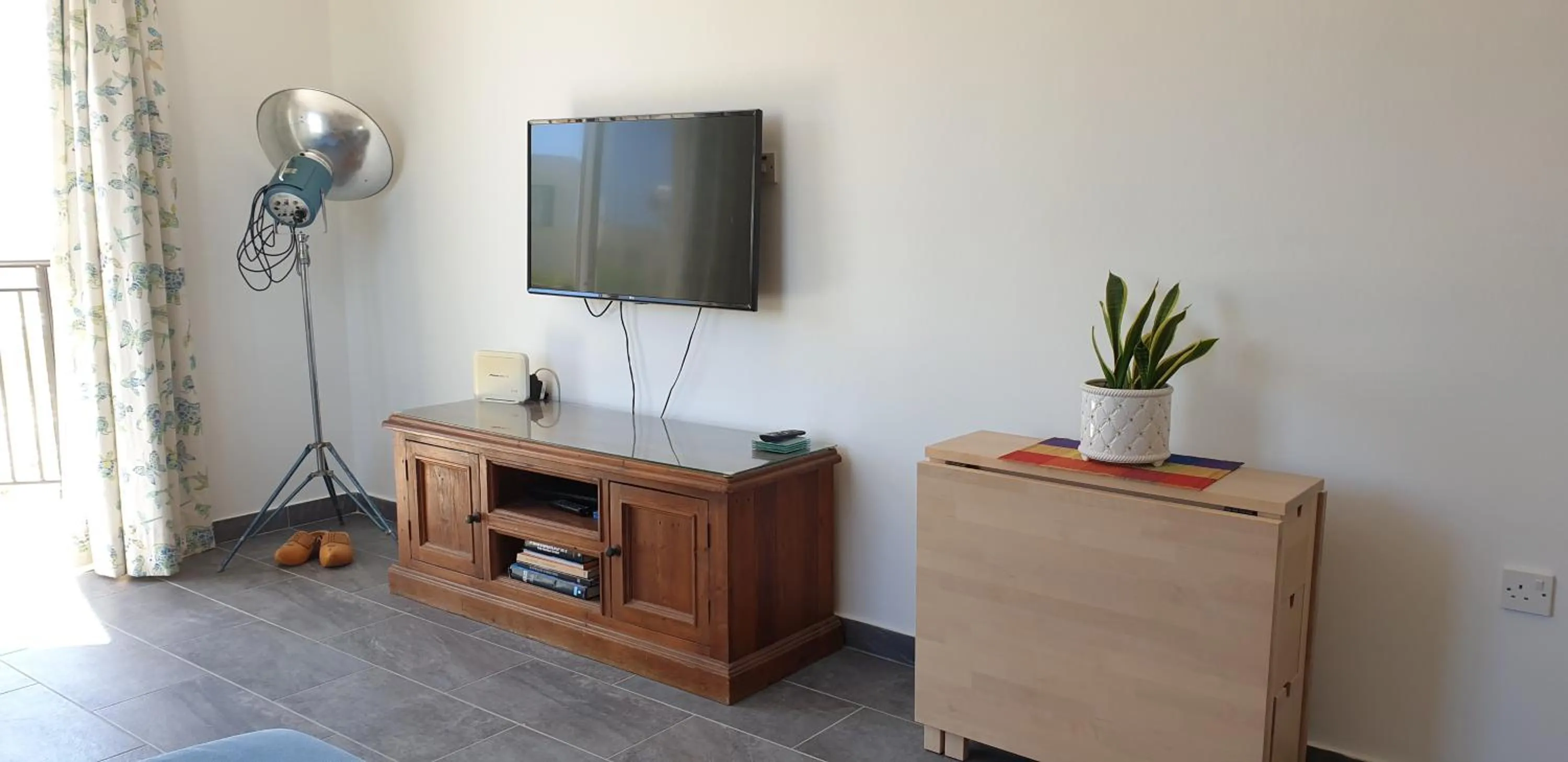 TV and multimedia in Athena and The Owl Beachside Apt