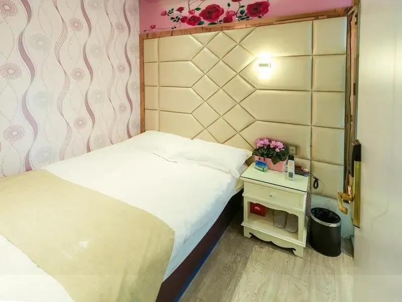 Bed in GreenTree Alliance Shanghai Minhang District Hongqiao Hub Huanghua Road Hotel Bed in GreenTree Alliance Shanghai Minhang District Hongqiao Hub Huanghua Road Hotel