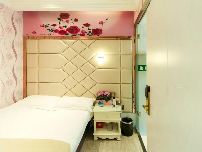 Bed in GreenTree Alliance Shanghai Minhang District Hongqiao Hub Huanghua Road Hotel