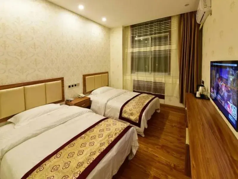 Bed in Shell Zhaozhong Ancient Street, Jinzhong County Railway Station Hotel Bed in Shell Zhaozhong Ancient Street, Jinzhong County Railway Station Hotel