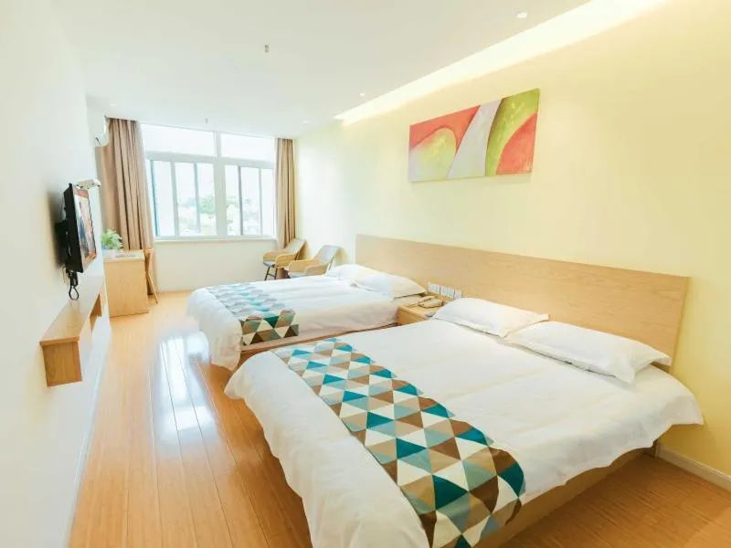 Bed in Shell Shanghai Jiadingbei Subway Station Shuping Road Hotel