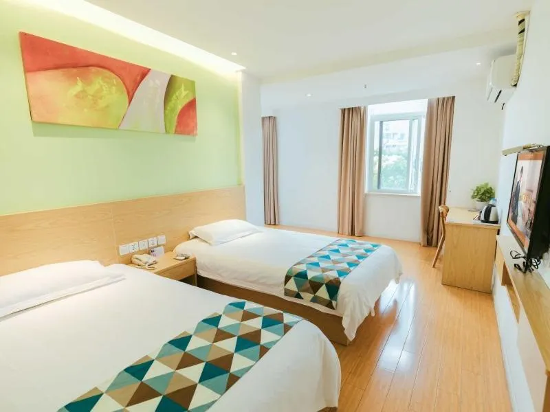 Bed in Shell Shanghai Jiadingbei Subway Station Shuping Road Hotel