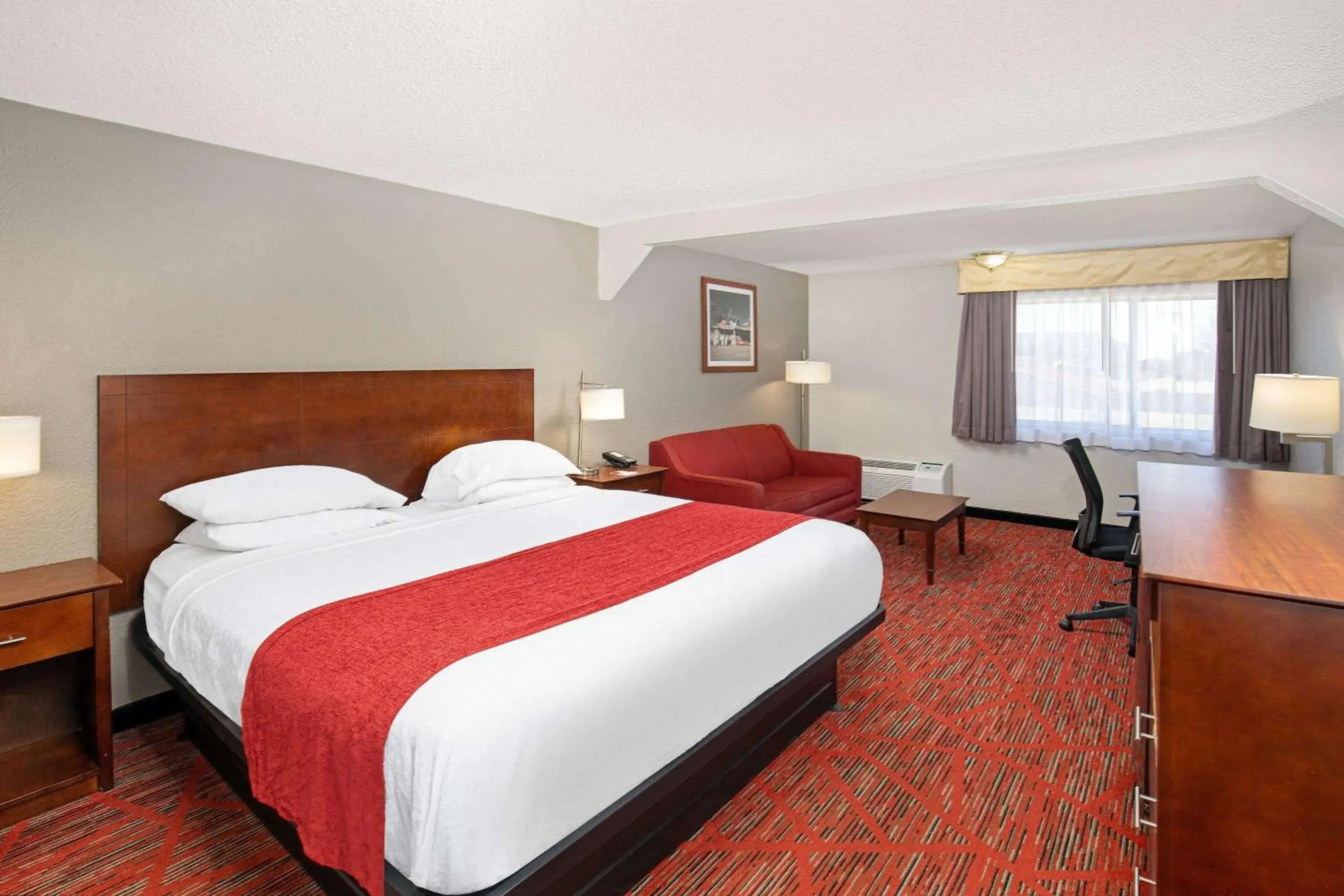 Photo of the whole room, Bed in Ramada by Wyndham Bowling Green Photo of the whole room, Bed in Ramada by Wyndham Bowling Green