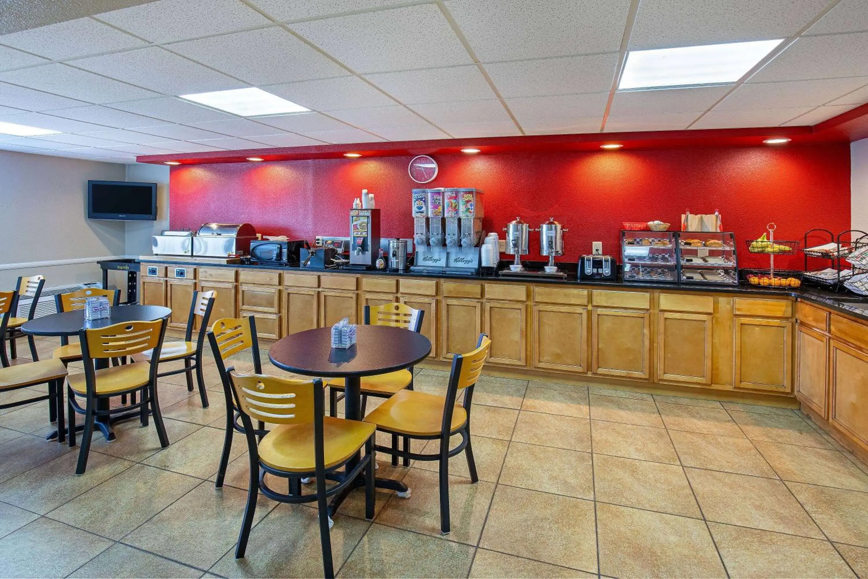 Breakfast in Ramada by Wyndham Bowling Green Breakfast in Ramada by Wyndham Bowling Green