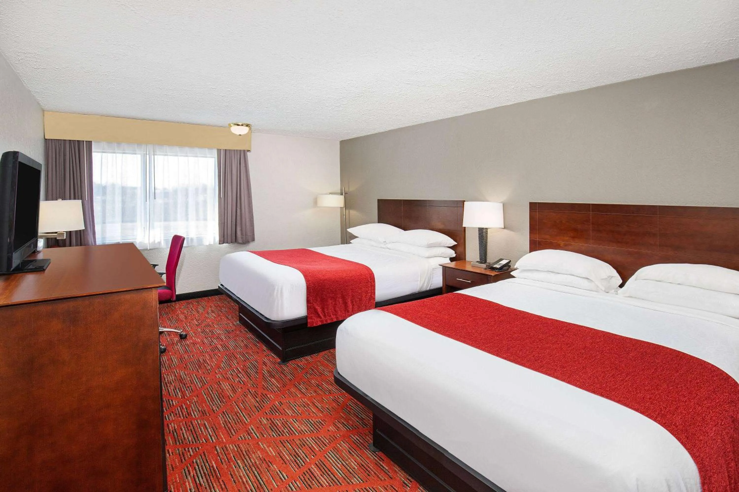Photo of the whole room, Bed in Ramada by Wyndham Bowling Green